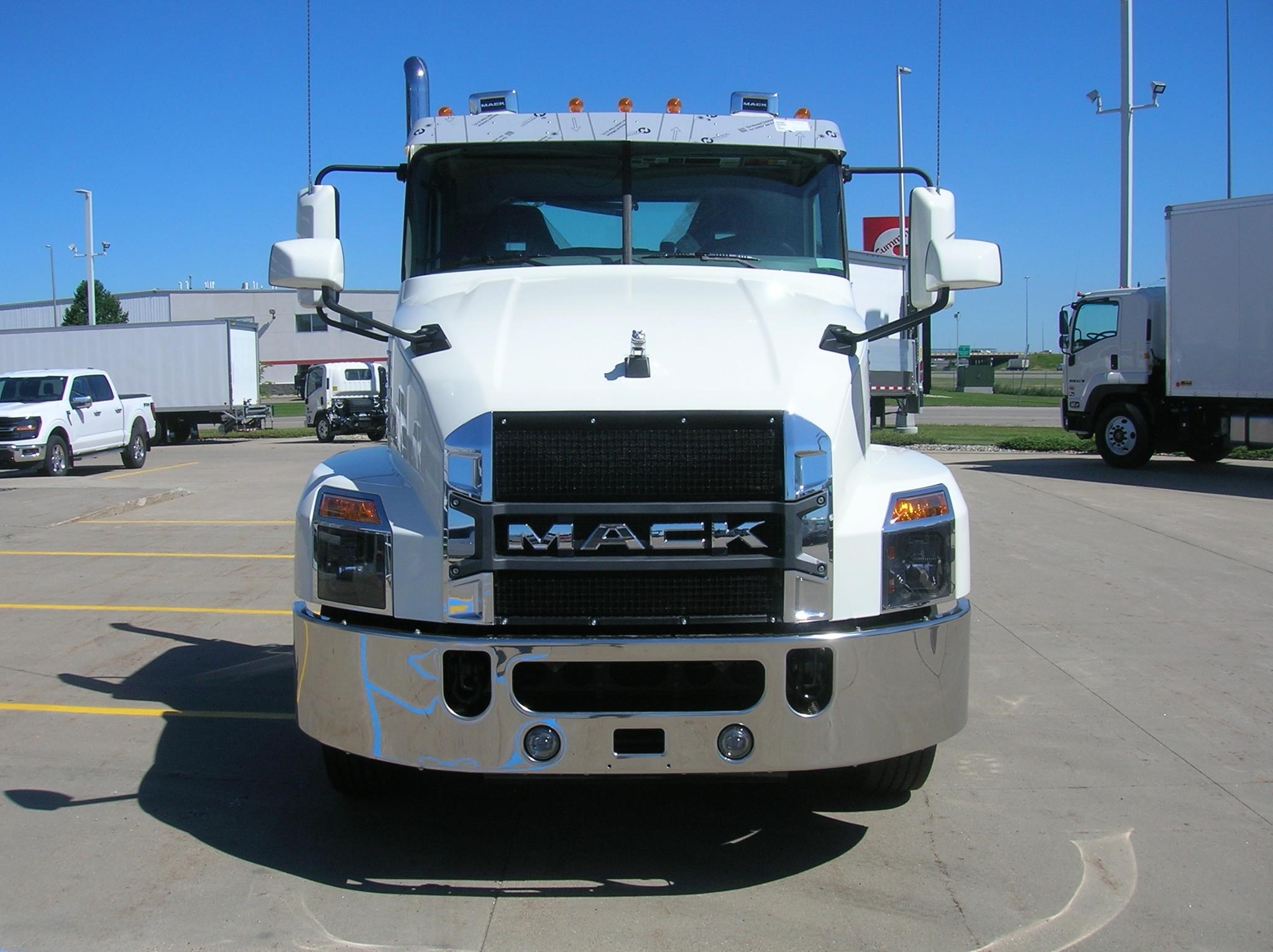2026 MACK ANTHEM 64T - image 2 of 6