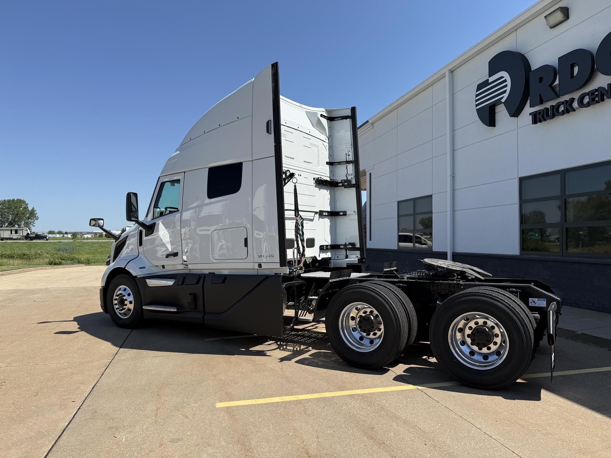 2026 VOLVO VNL64T640 - image 6 of 6