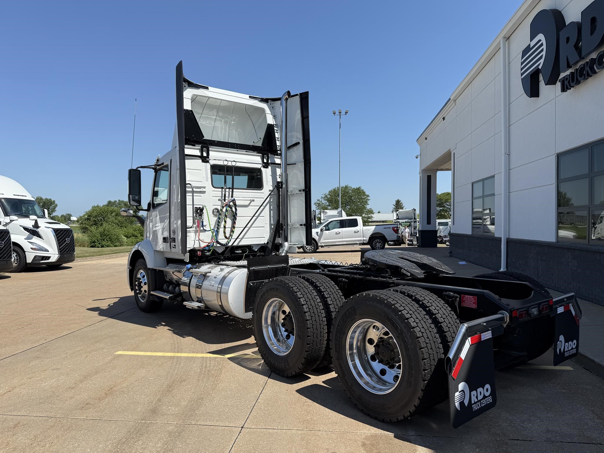 2026 VOLVO VNR64T300 - image 6 of 6