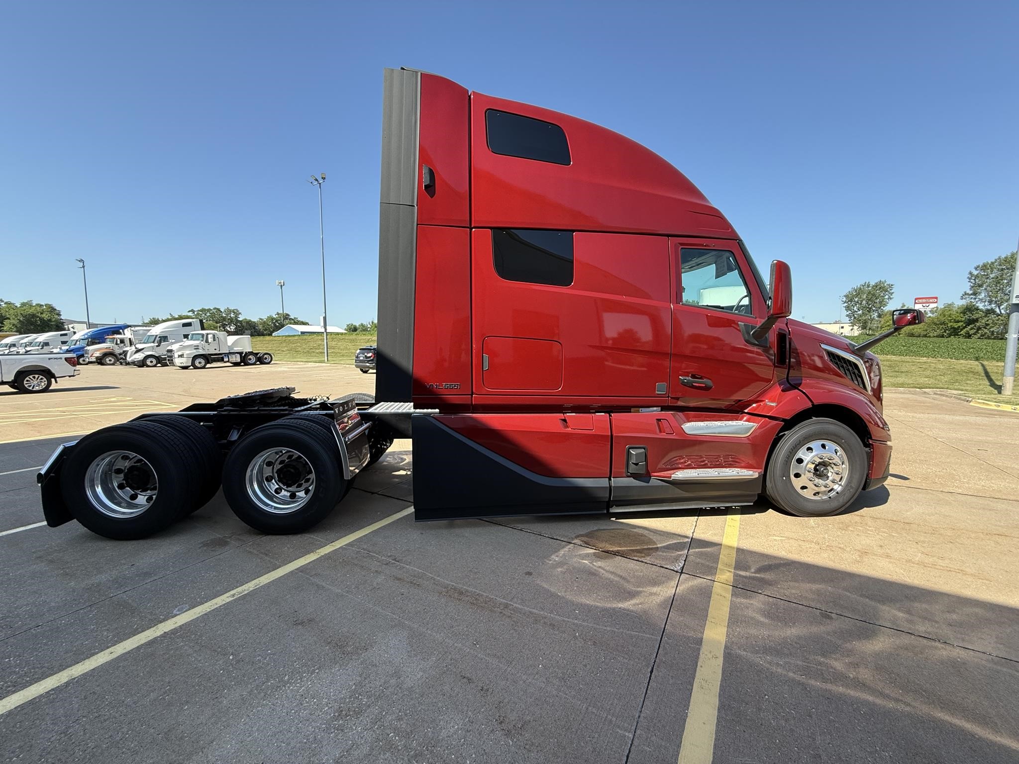 2026 VOLVO VNL64T860 - image 4 of 6