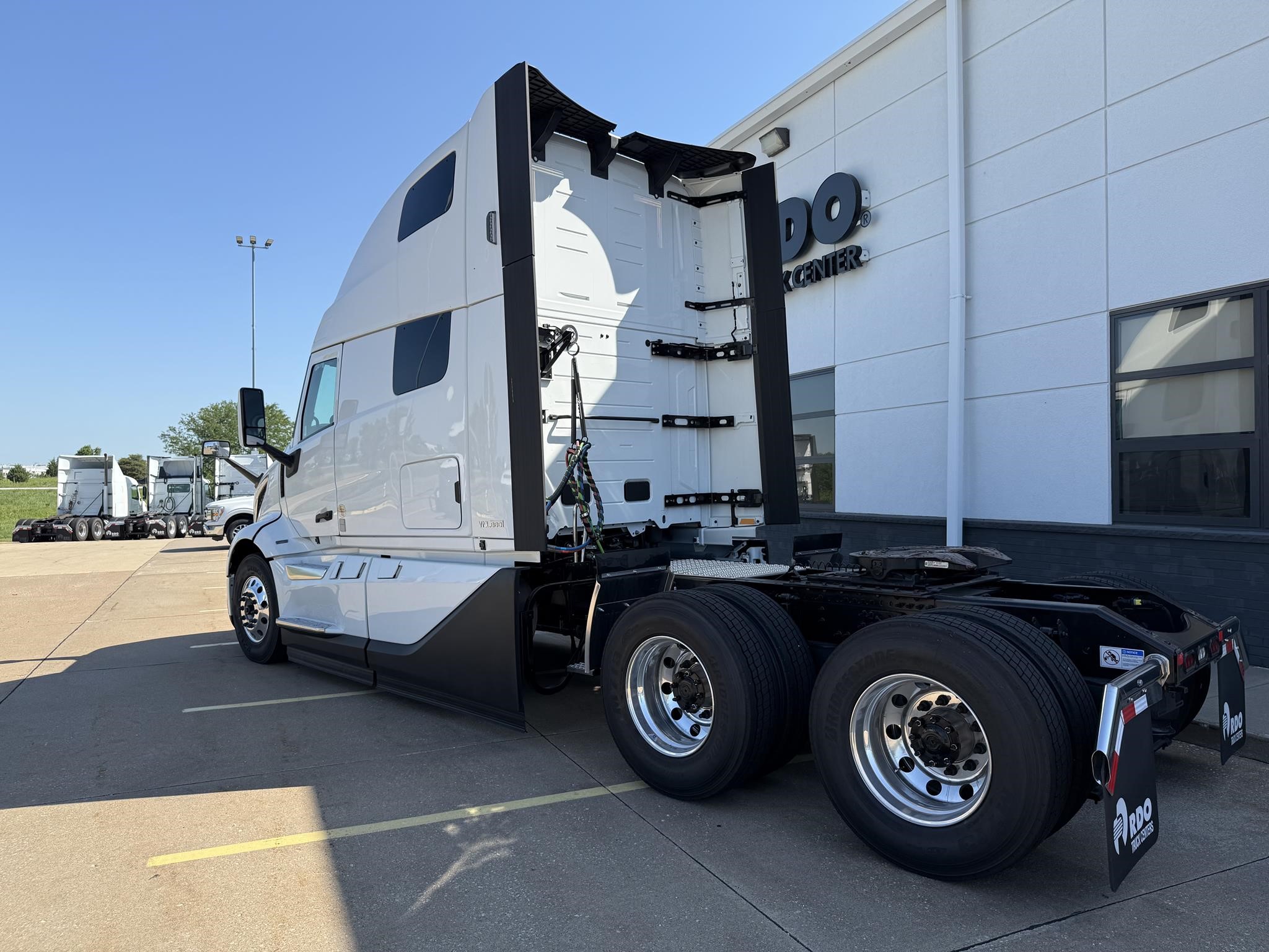 2026 VOLVO VNL64T860 - image 6 of 6