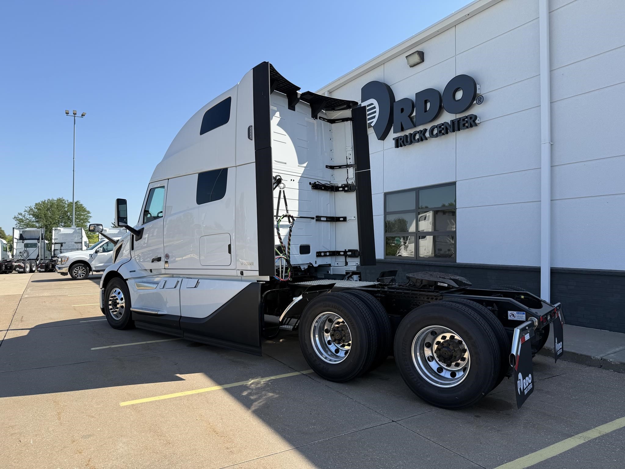 2026 VOLVO VNL64T860 - image 6 of 6
