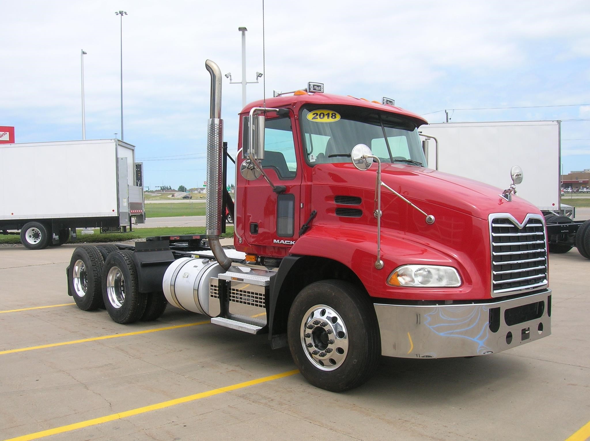 2018 MACK PINNACLE CXU613 - image 3 of 6