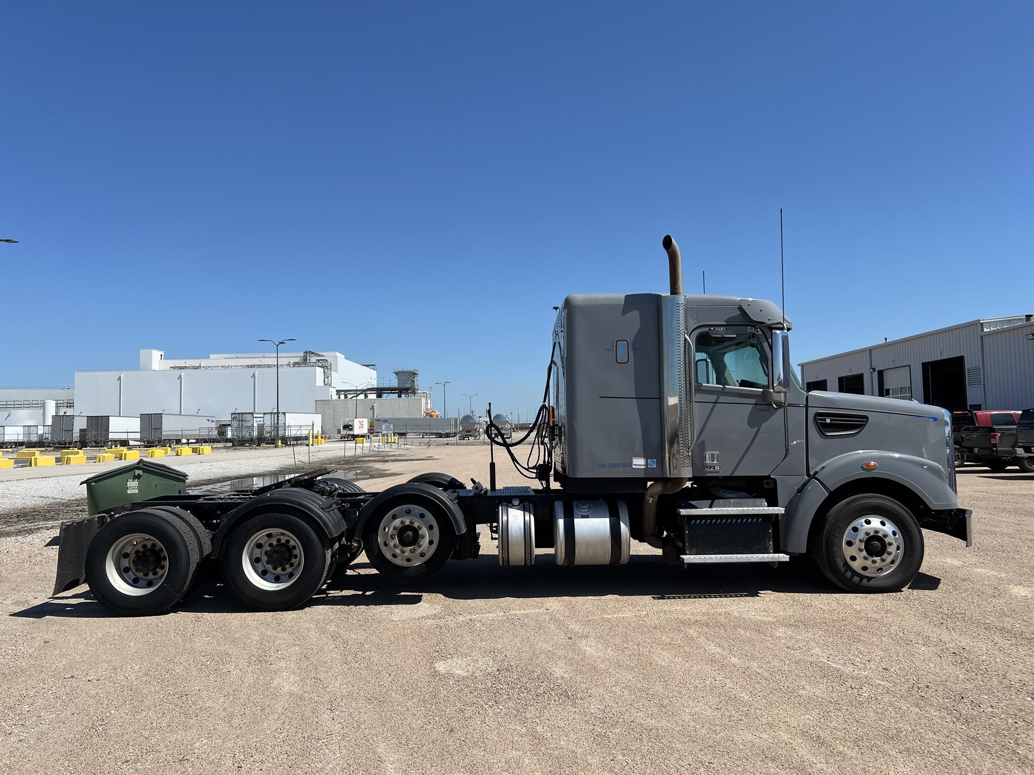 2020 FREIGHTLINER 122SD - image 6 of 6