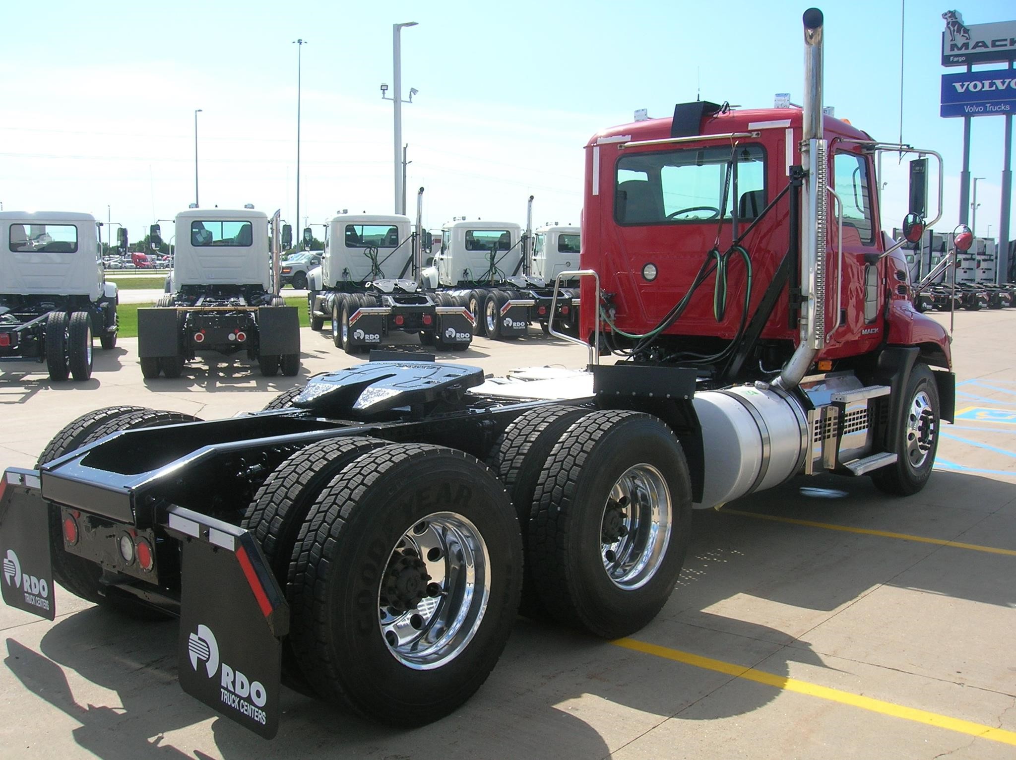 2018 MACK PINNACLE CXU613 - image 5 of 6