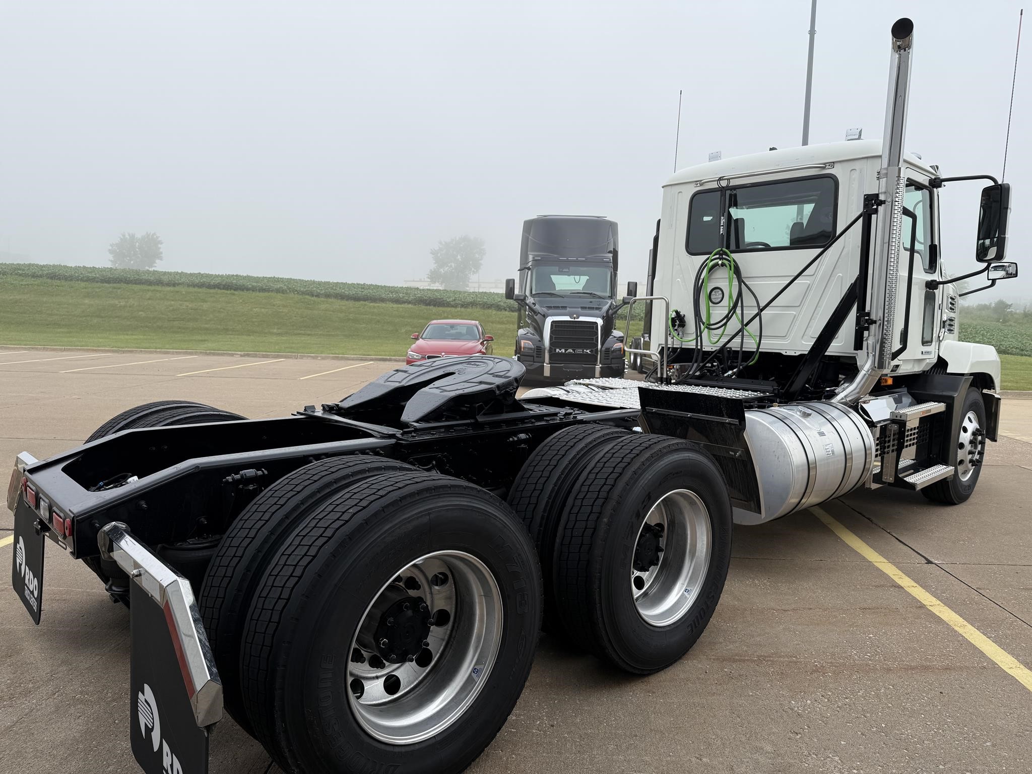 2026 MACK ANTHEM 64T - image 4 of 6