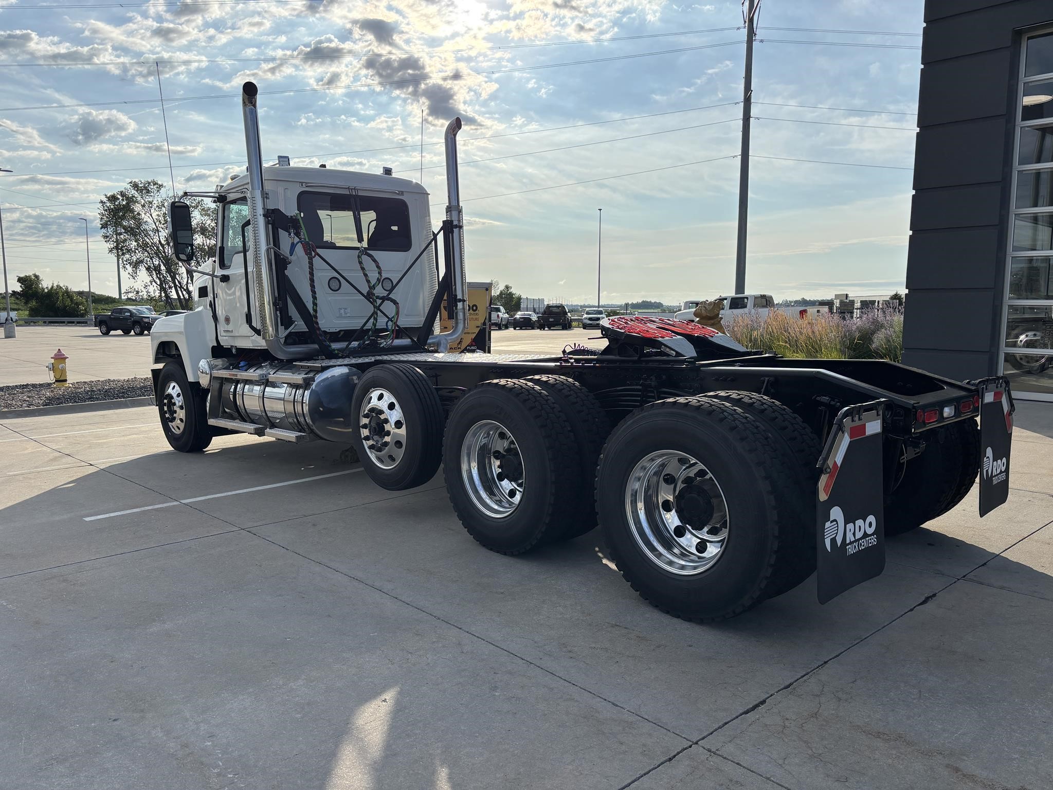 2026 MACK PINNACLE 84T - image 3 of 6