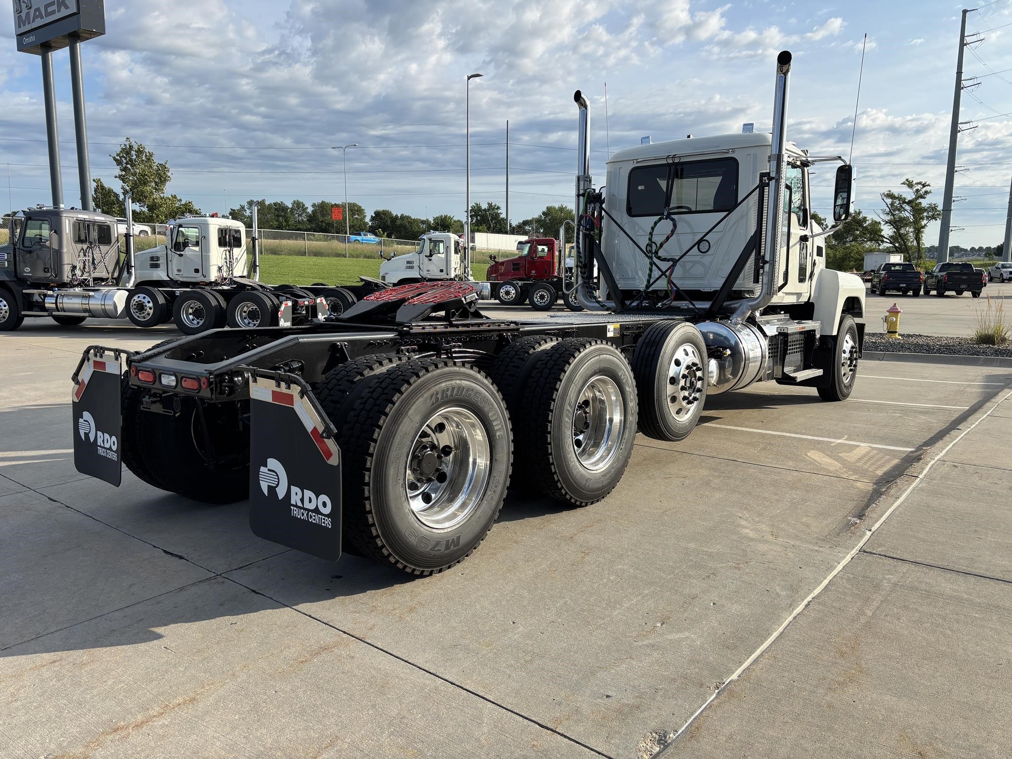 2026 MACK PINNACLE 84T - image 5 of 6