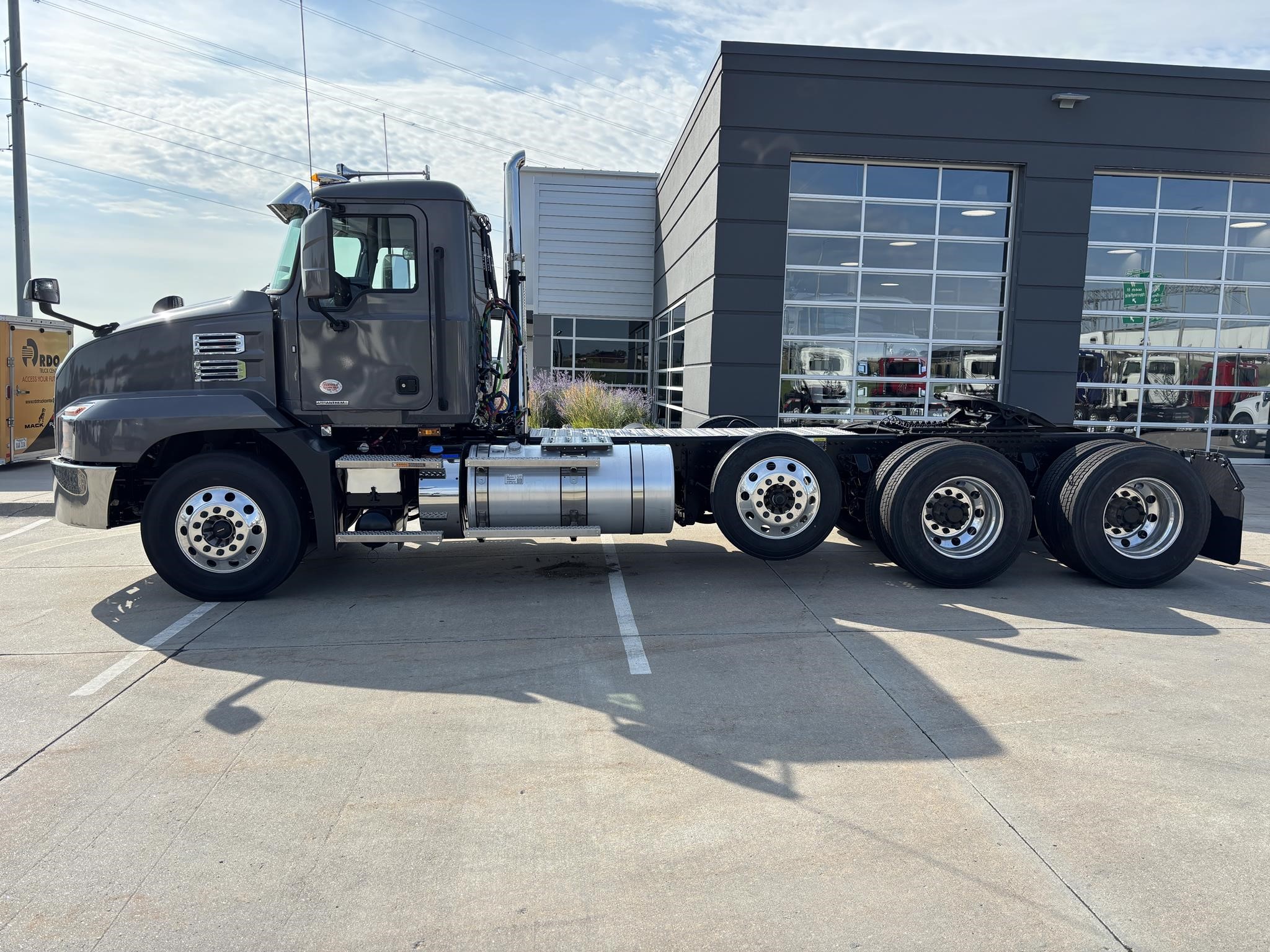 2026 MACK ANTHEM 84T - image 2 of 6