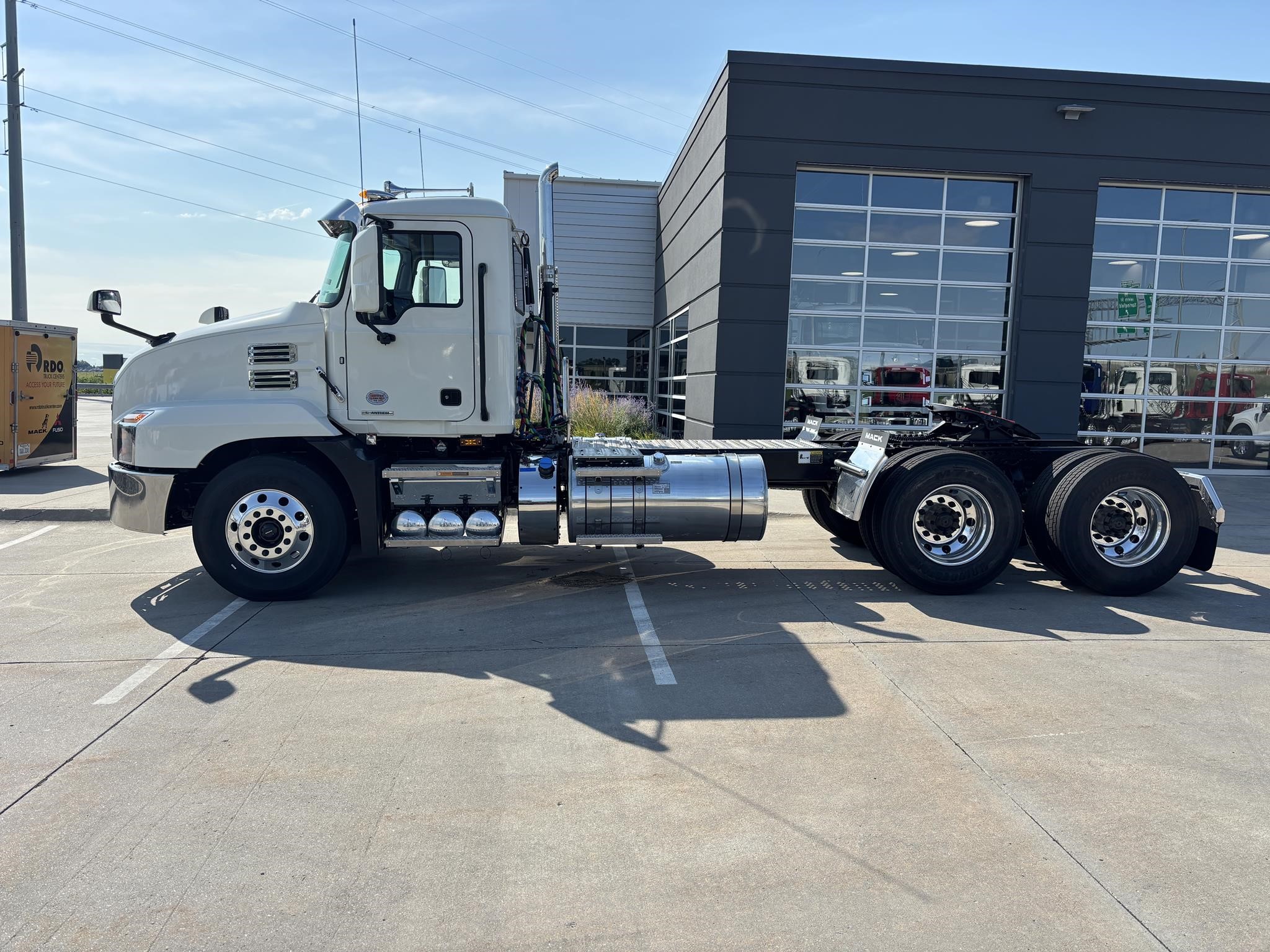 2026 MACK ANTHEM 64T - image 2 of 6