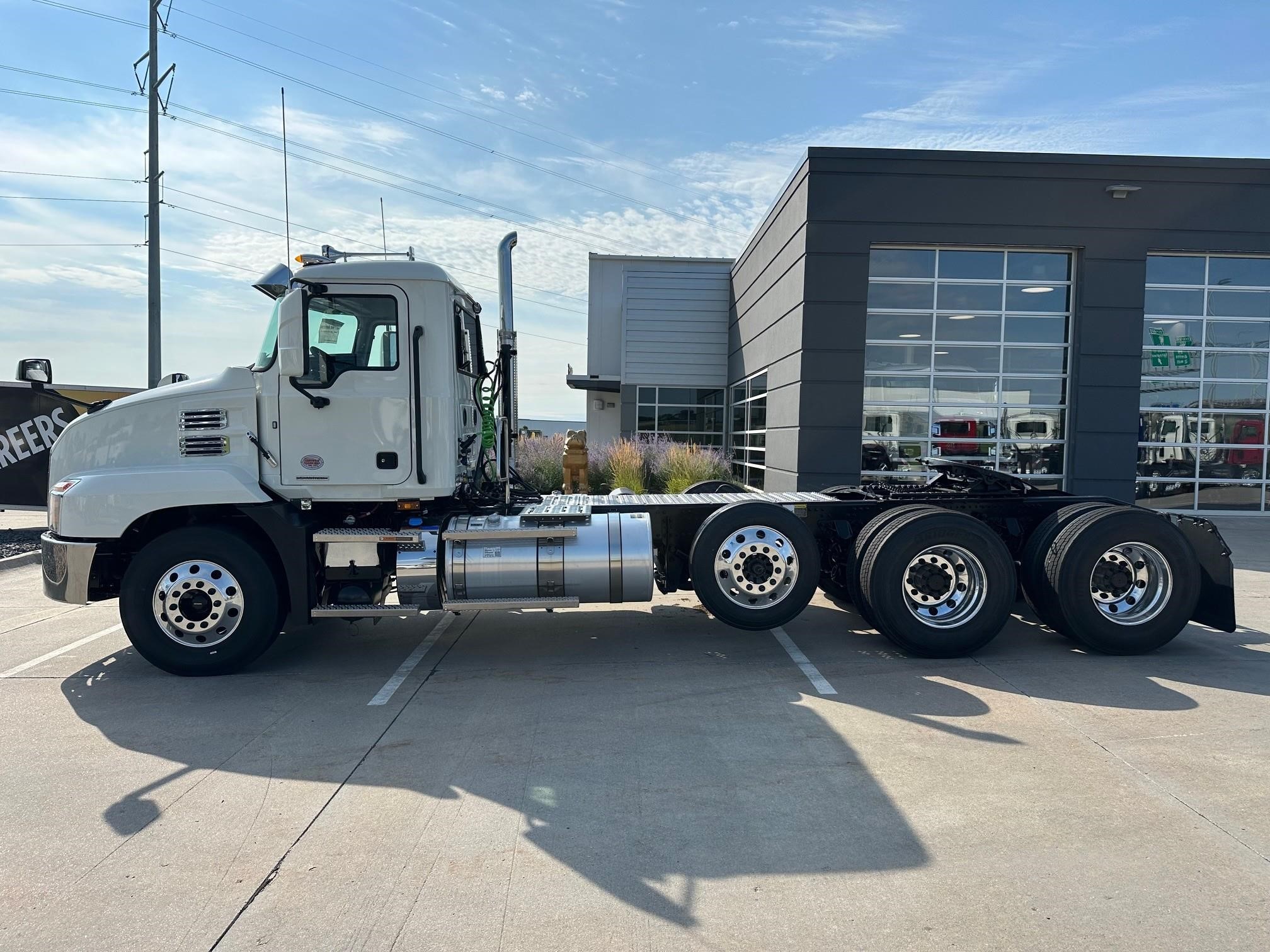 2026 MACK ANTHEM 84T - image 2 of 6