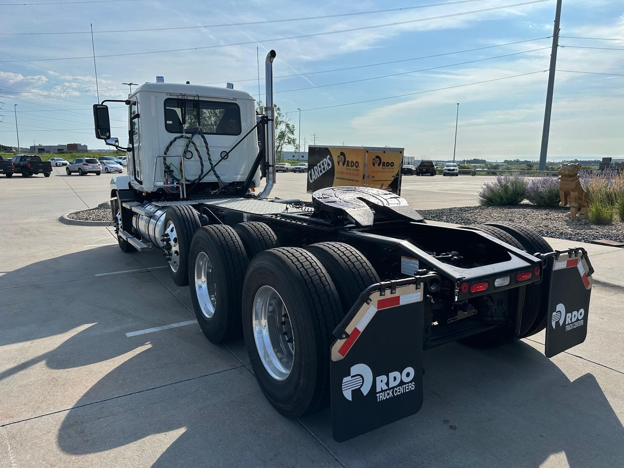 2026 MACK ANTHEM 84T - image 3 of 6