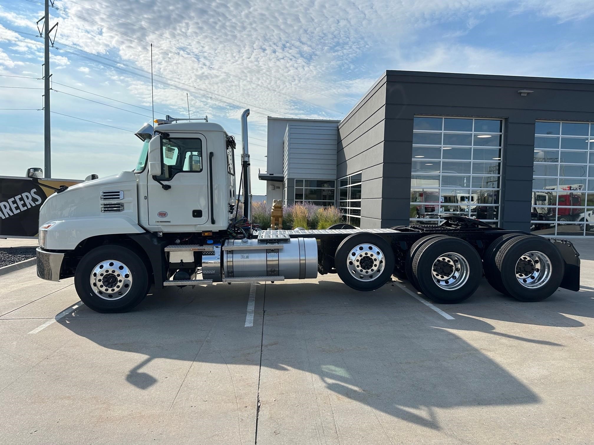 2026 MACK ANTHEM 84T - image 2 of 6