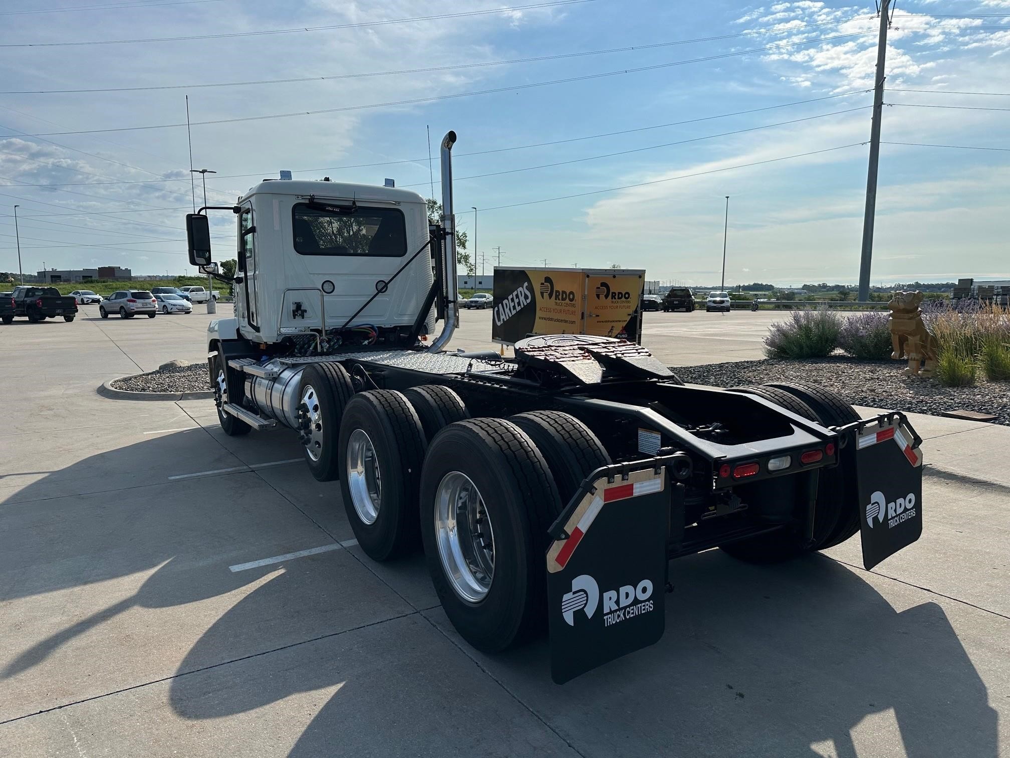 2026 MACK ANTHEM 84T - image 3 of 6