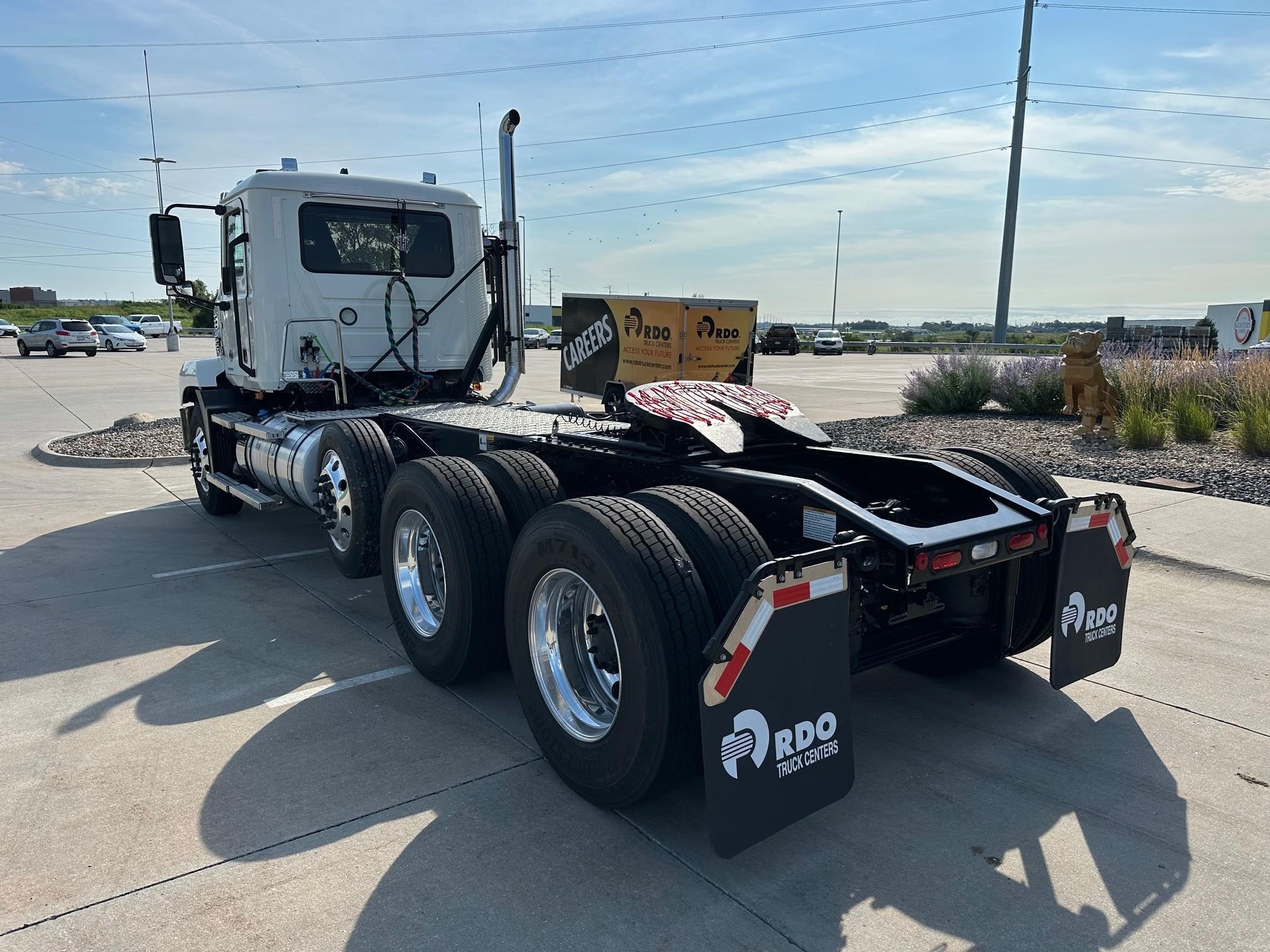 2026 MACK ANTHEM 84T - image 4 of 6