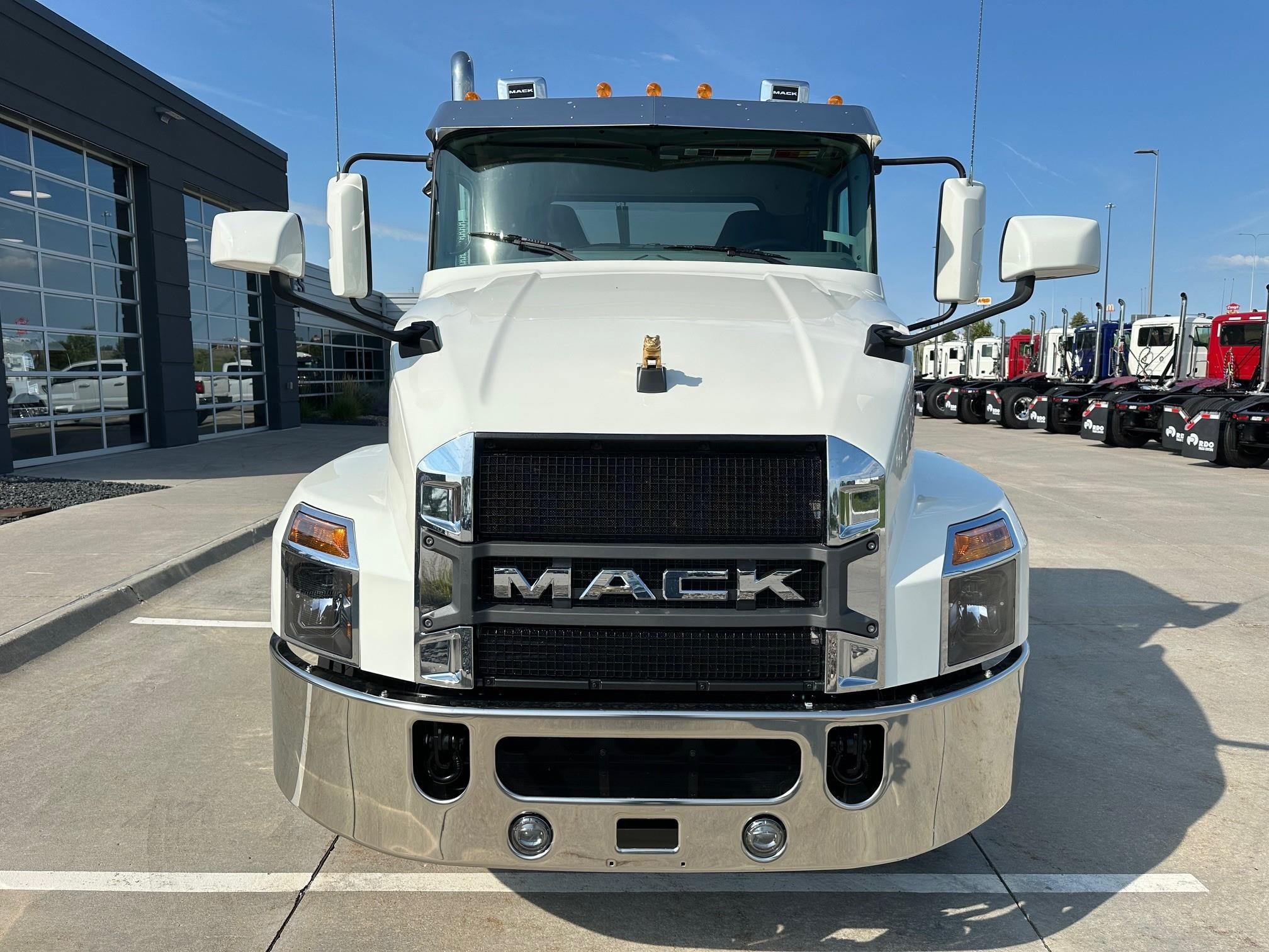 2026 MACK ANTHEM 84T - image 5 of 6