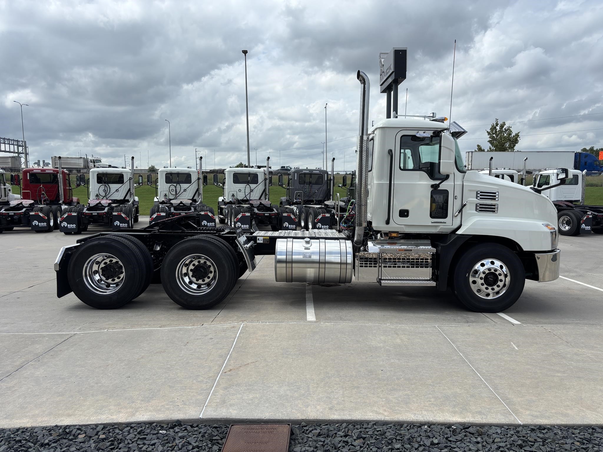 2026 MACK ANTHEM 64T - image 5 of 6