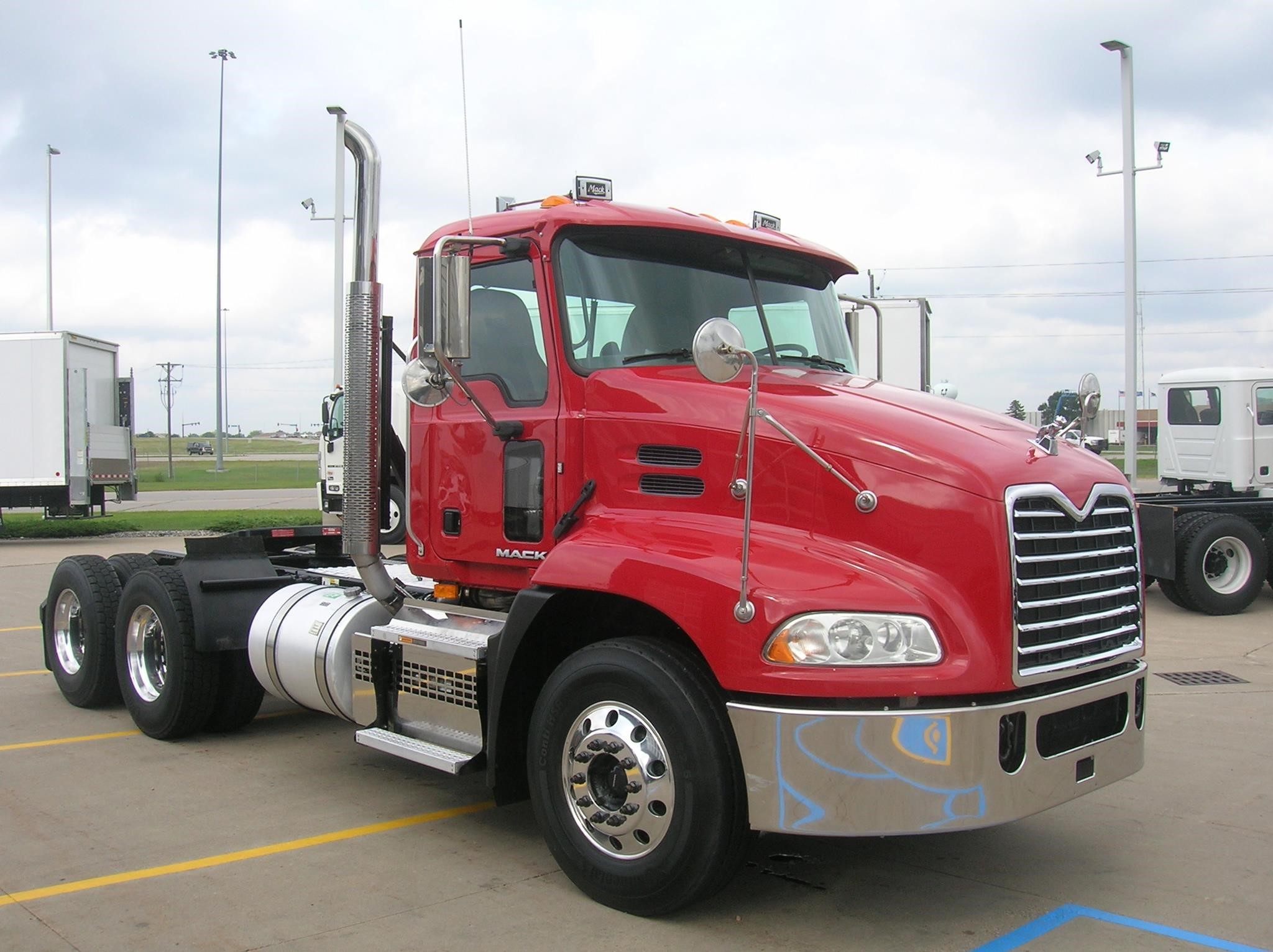 2018 MACK PINNACLE CXU613 - image 3 of 6
