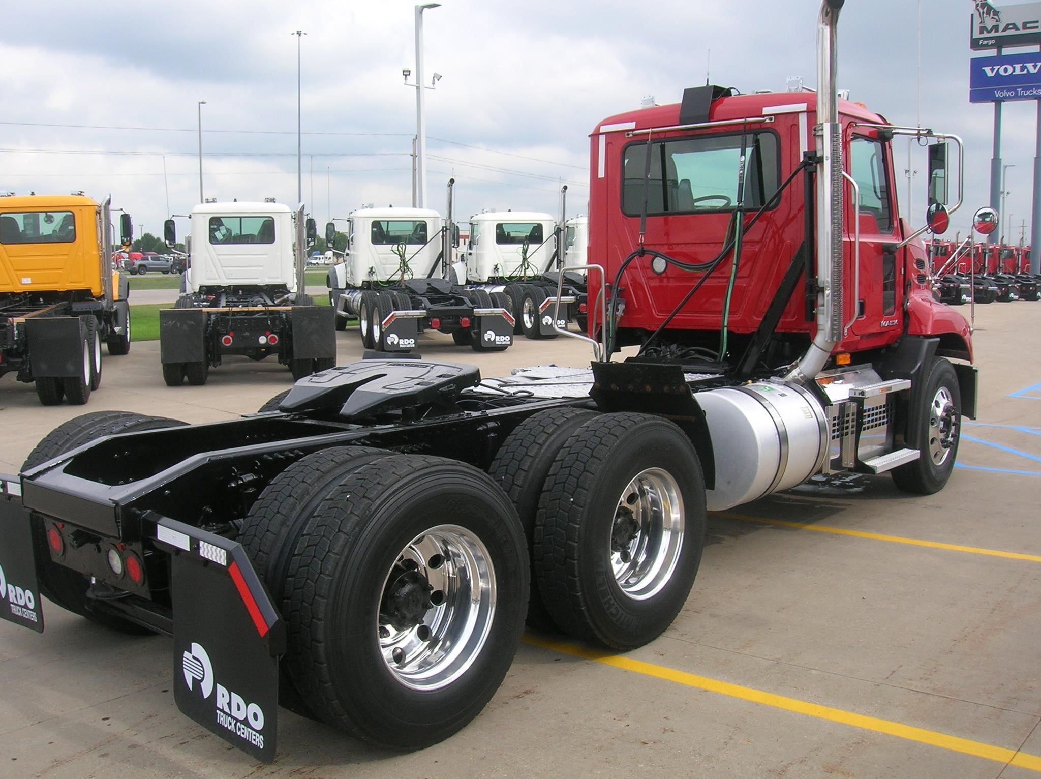 2018 MACK PINNACLE CXU613 - image 5 of 6