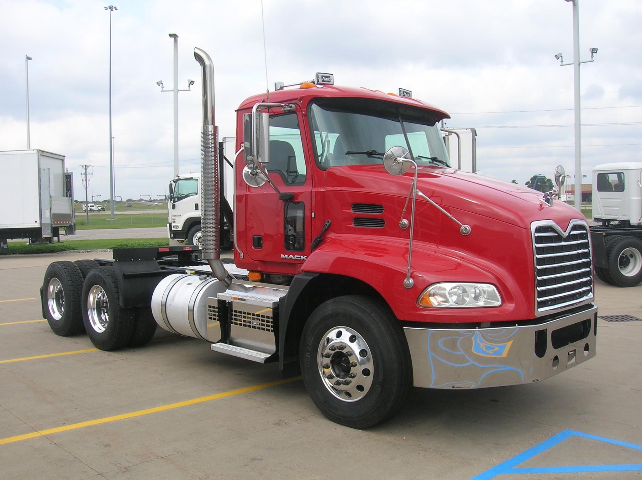 2018 MACK PINNACLE CXU613 - image 3 of 6