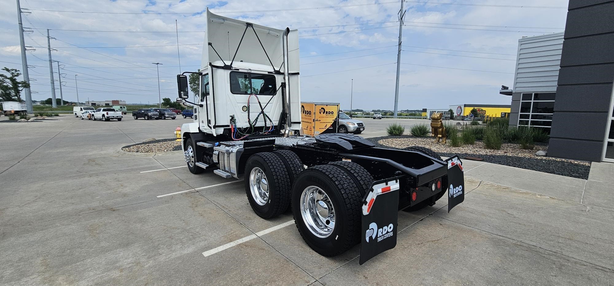 2021 MACK ANTHEM 64T - image 3 of 6