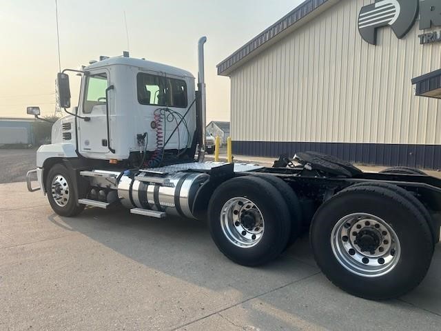 2020 MACK ANTHEM 64T - image 3 of 6