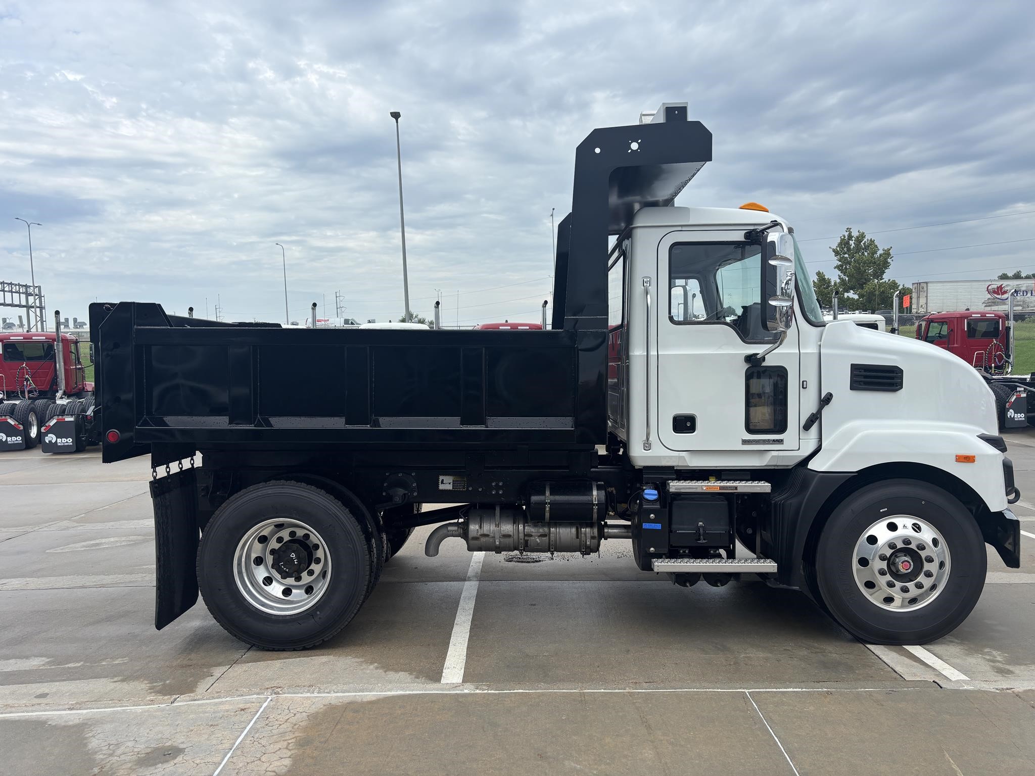 2025 MACK MD7 - image 6 of 6