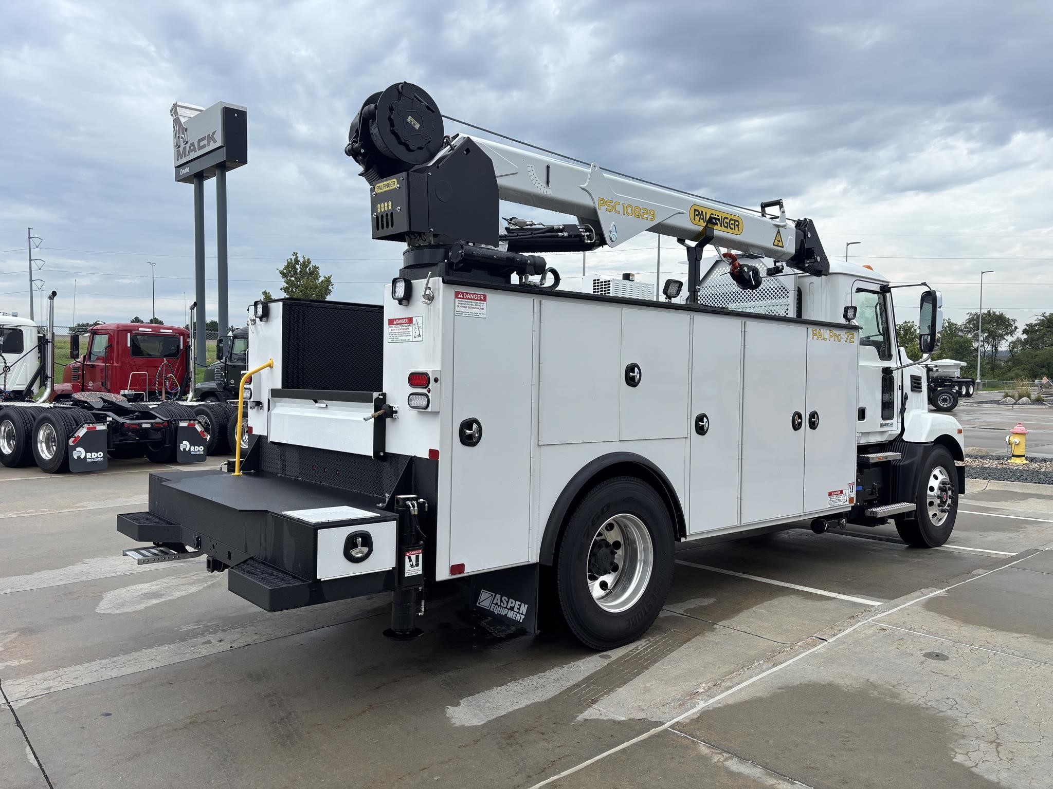 2026 MACK MD7 - image 5 of 6