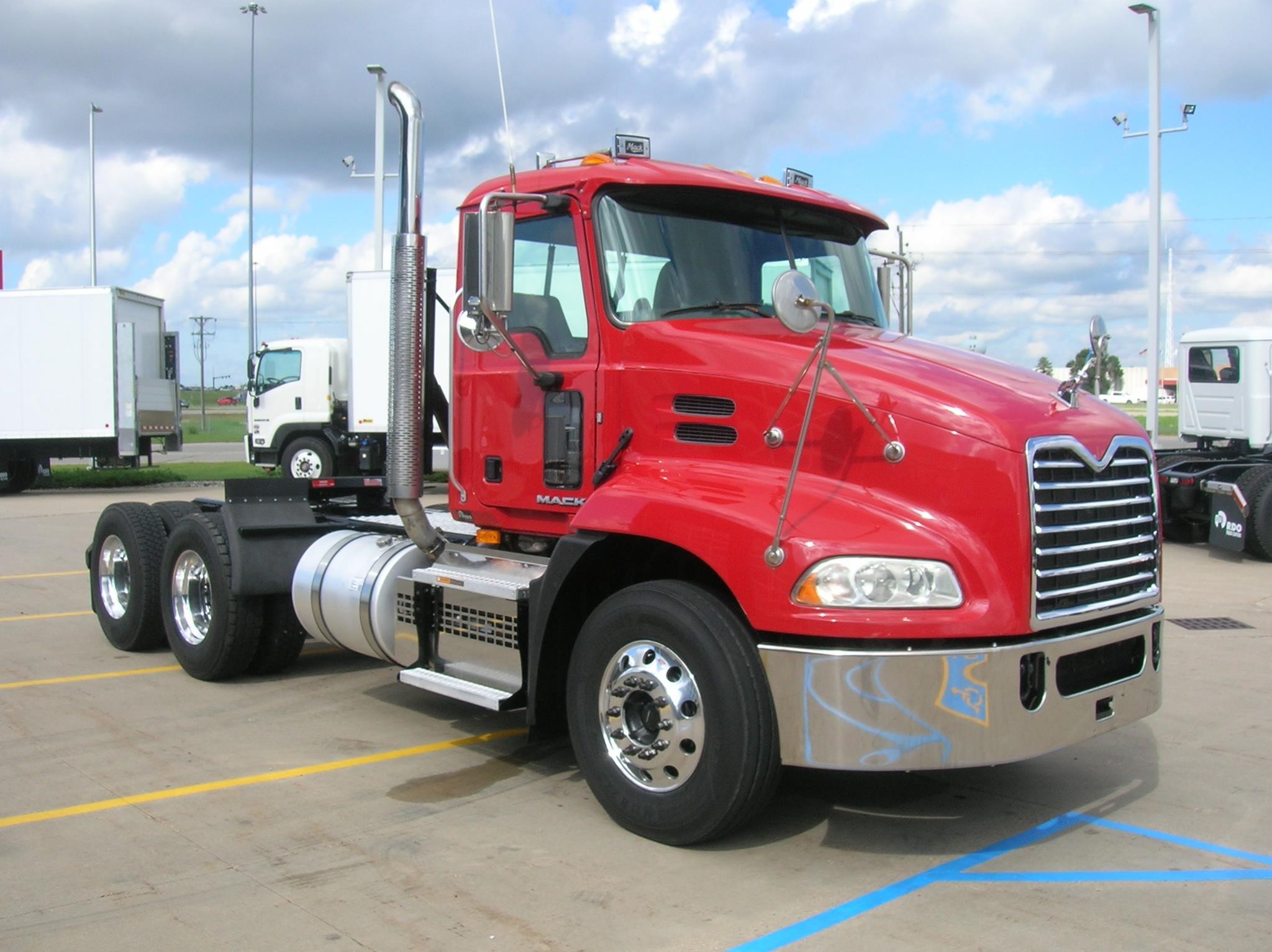 2018 MACK PINNACLE CXU613 - image 3 of 6