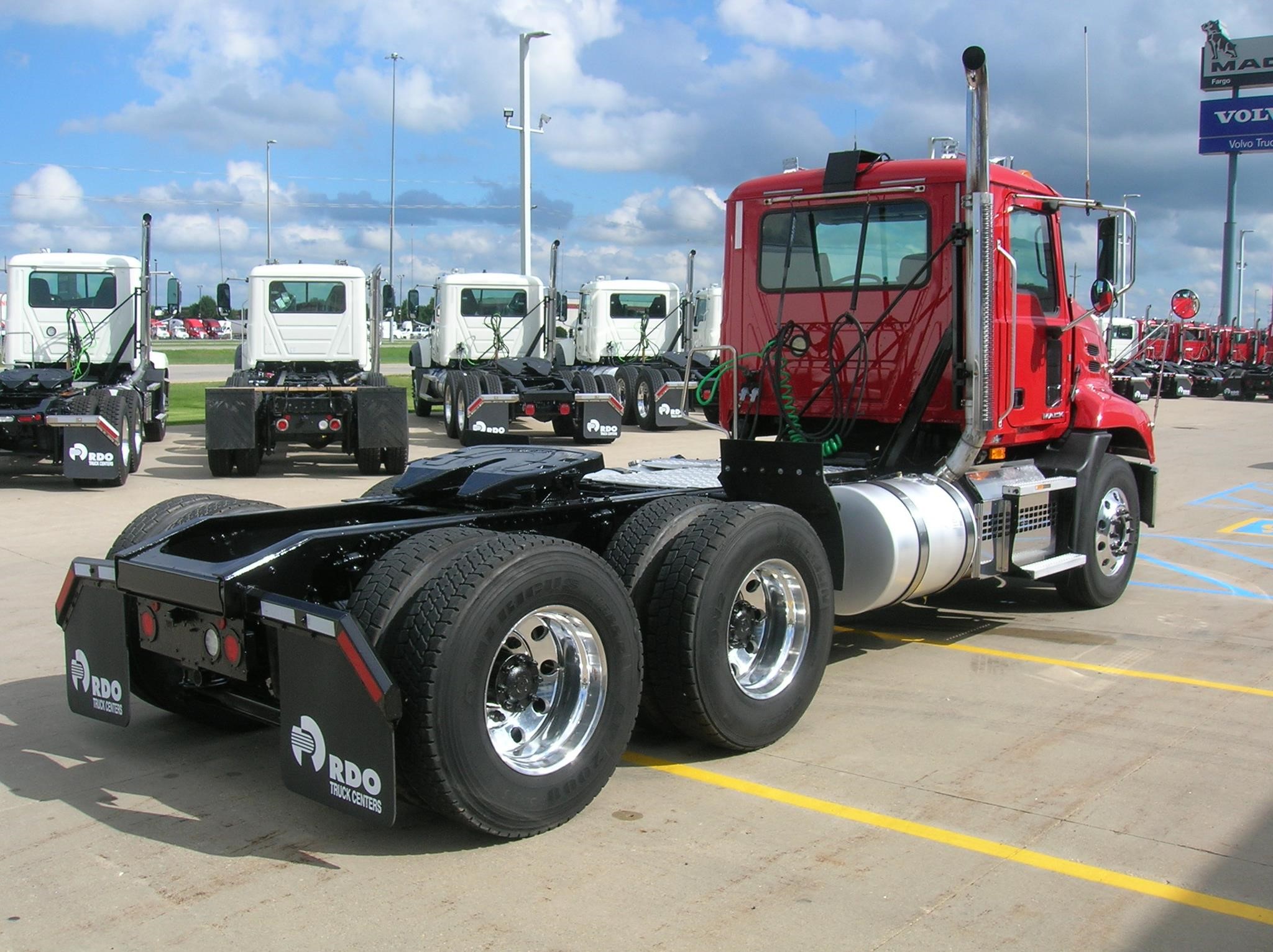 2018 MACK PINNACLE CXU613 - image 5 of 6