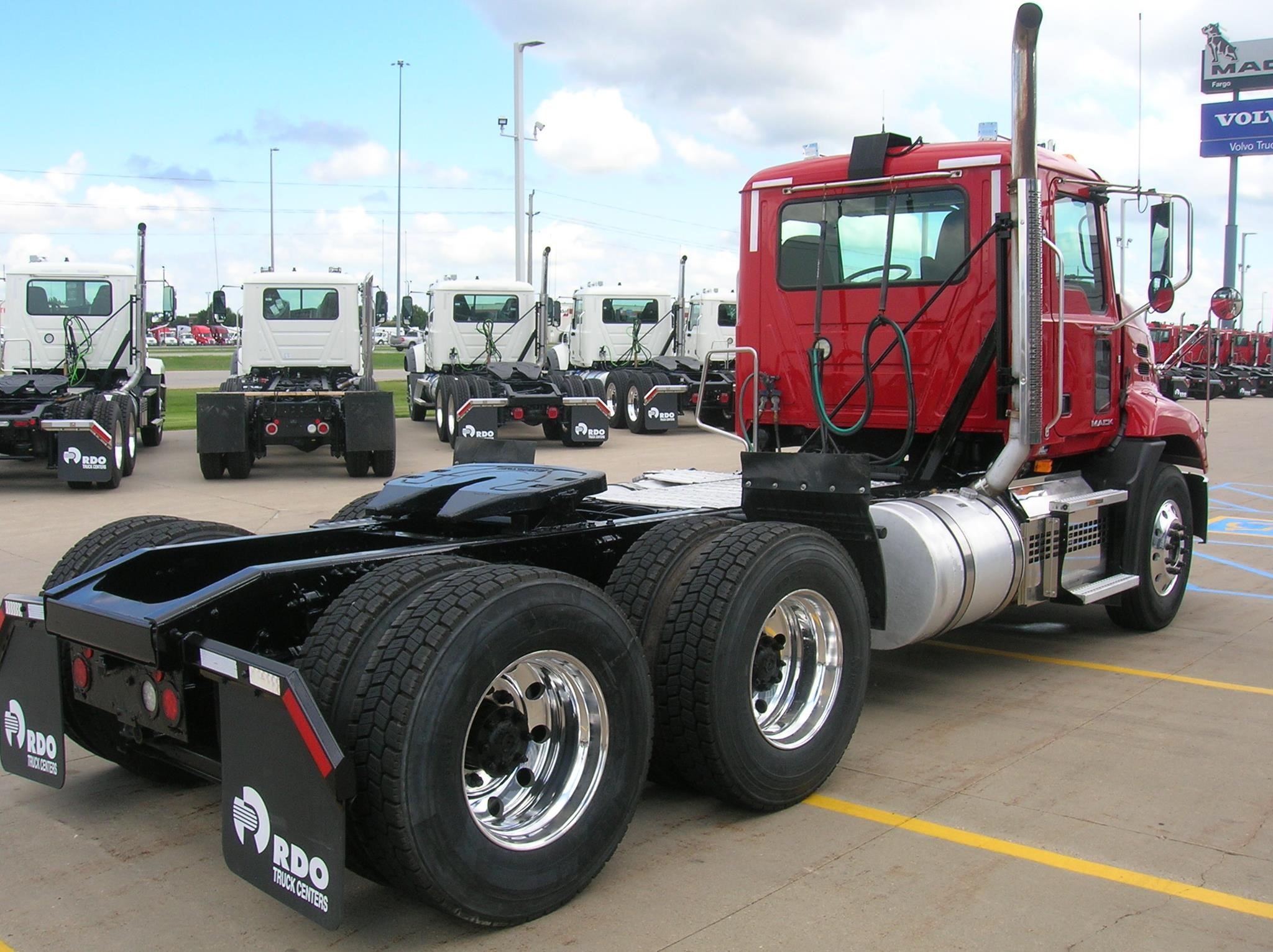 2018 MACK PINNACLE CXU613 - image 5 of 6