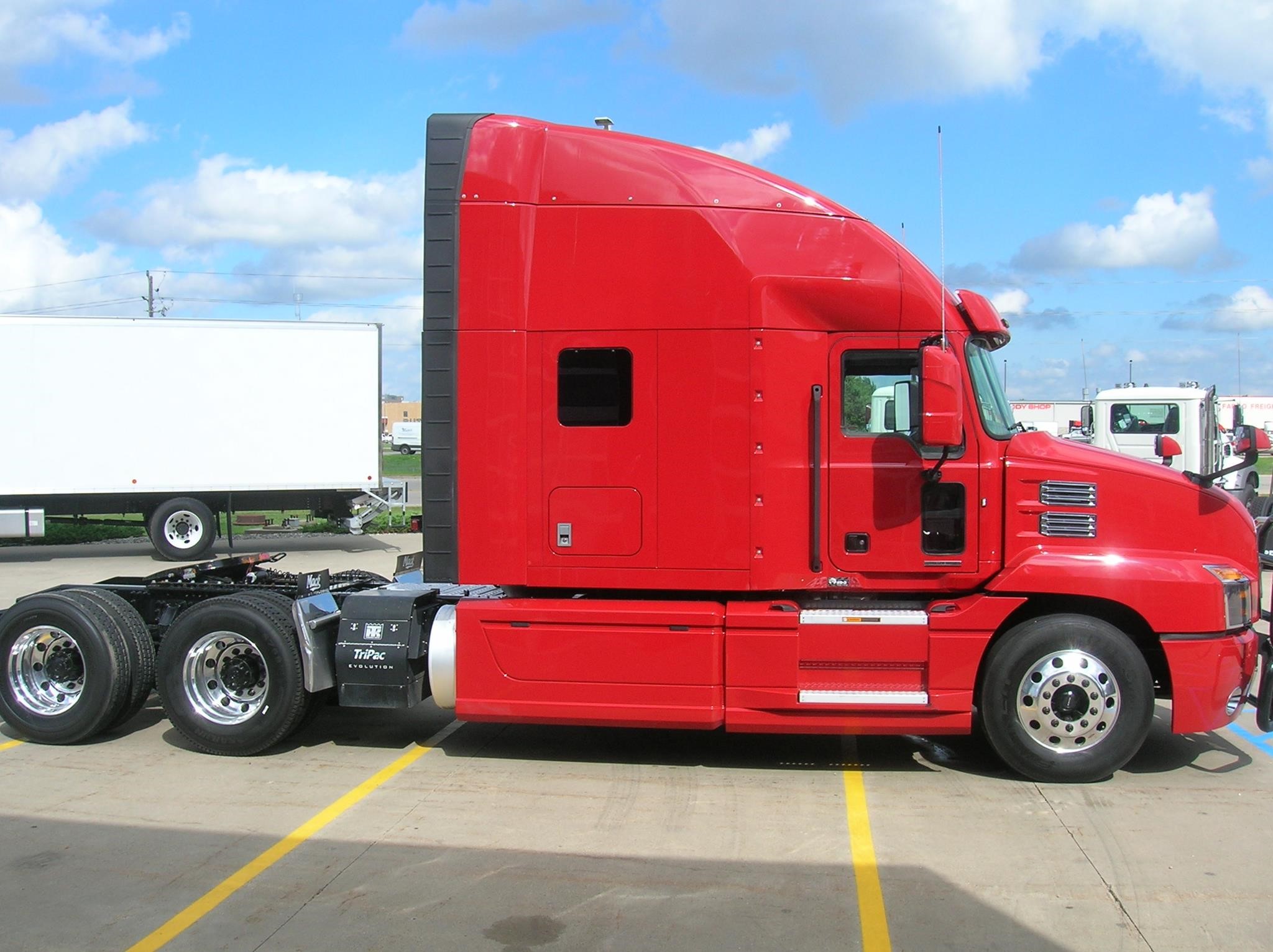 2022 MACK ANTHEM 64T - image 4 of 6