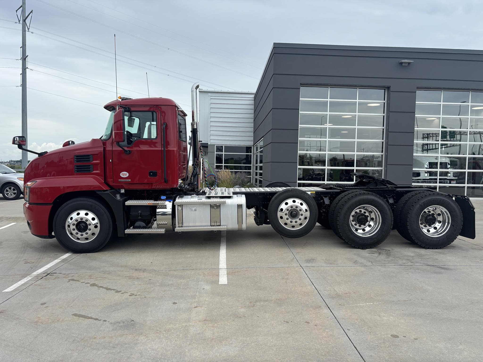 2026 MACK ANTHEM 84T - image 2 of 6