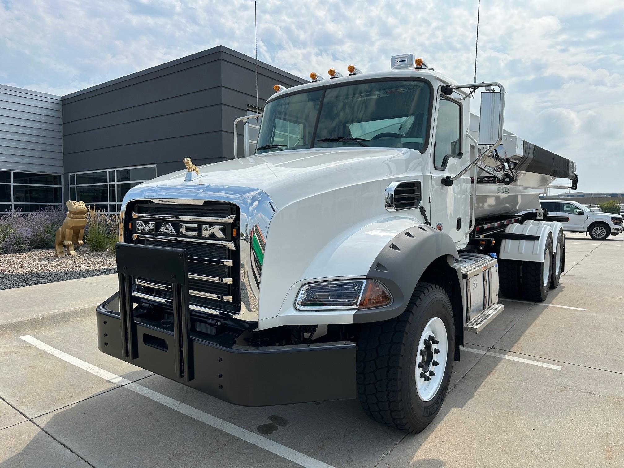 2026 MACK GRANITE 64BR - image 1 of 6