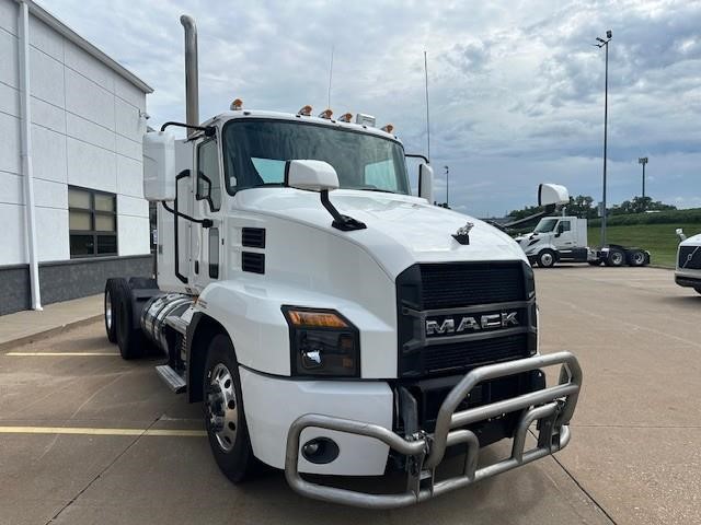 2019 MACK ANTHEM 64T - image 2 of 5