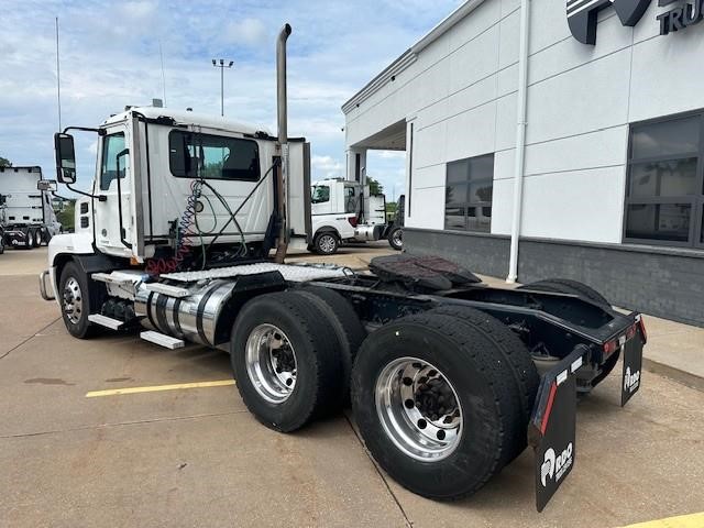 2019 MACK ANTHEM 64T - image 3 of 5
