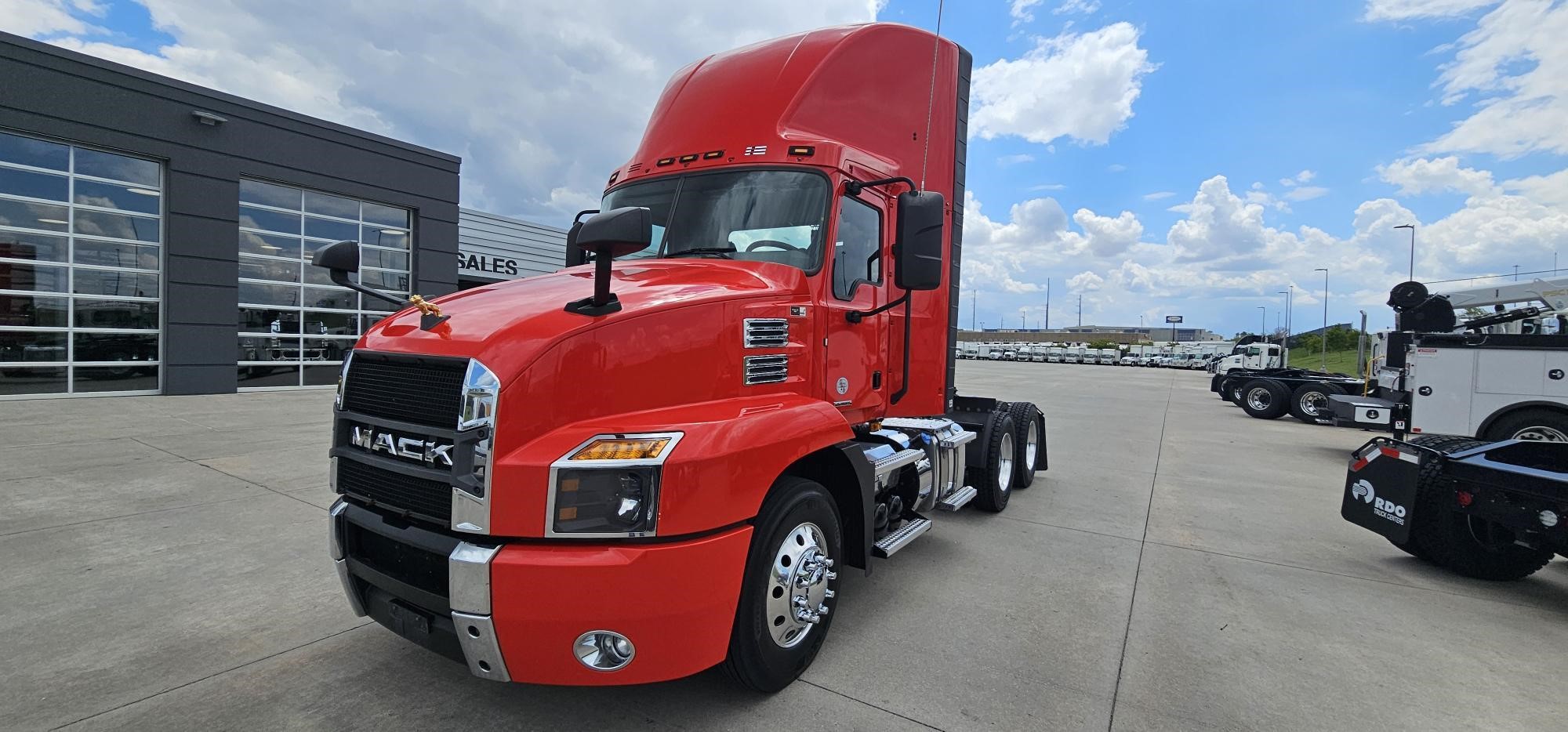 2022 MACK ANTHEM 64T - image 1 of 6