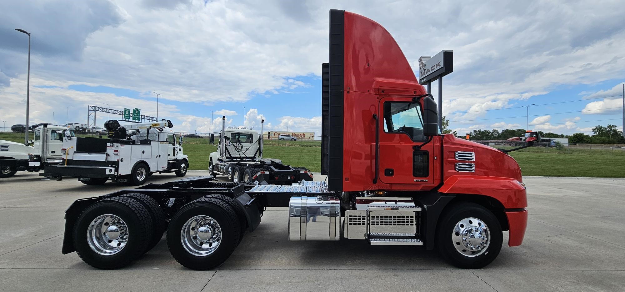 2022 MACK ANTHEM 64T - image 4 of 6