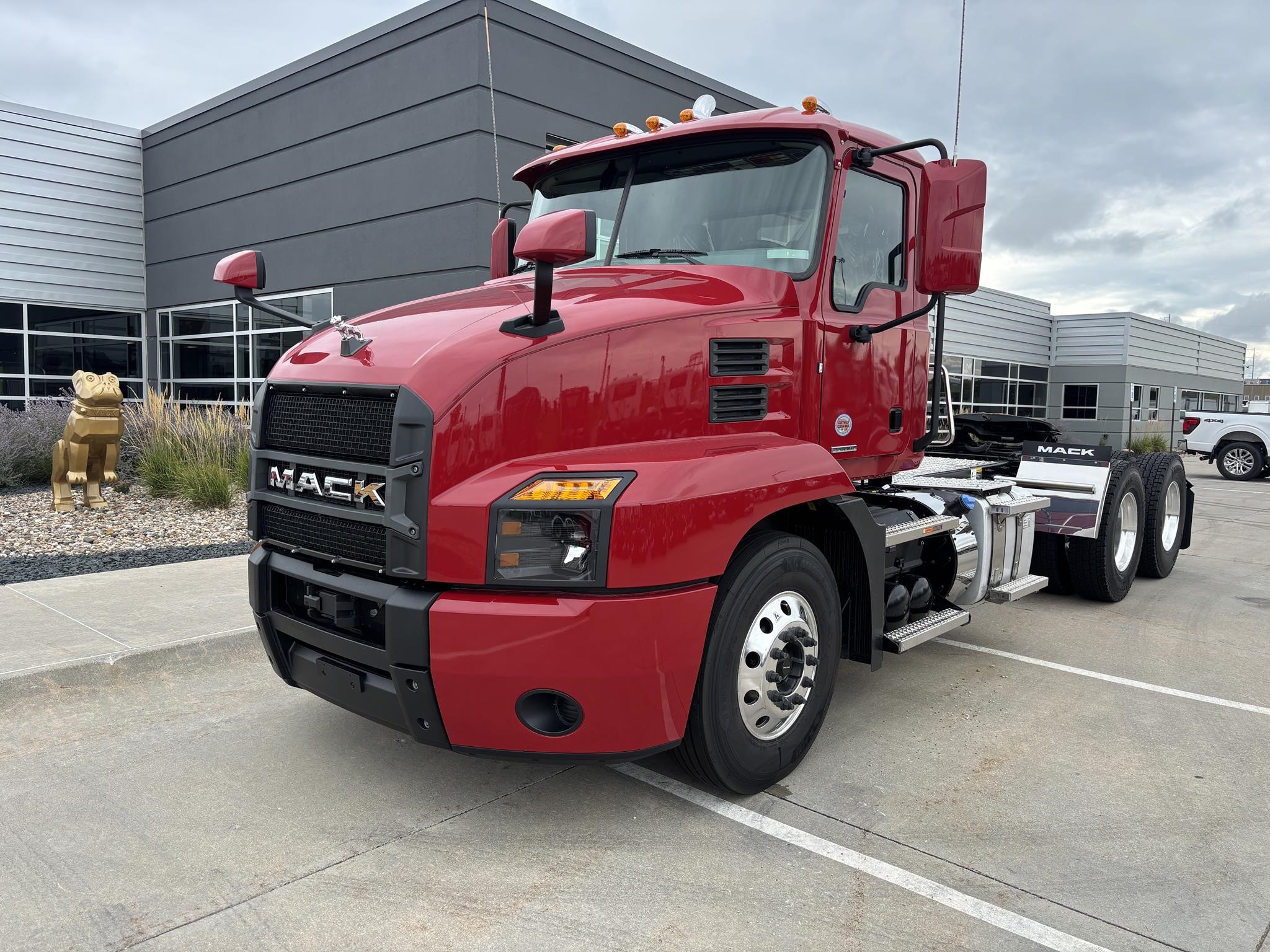 2026 MACK ANTHEM 64T - image 1 of 6