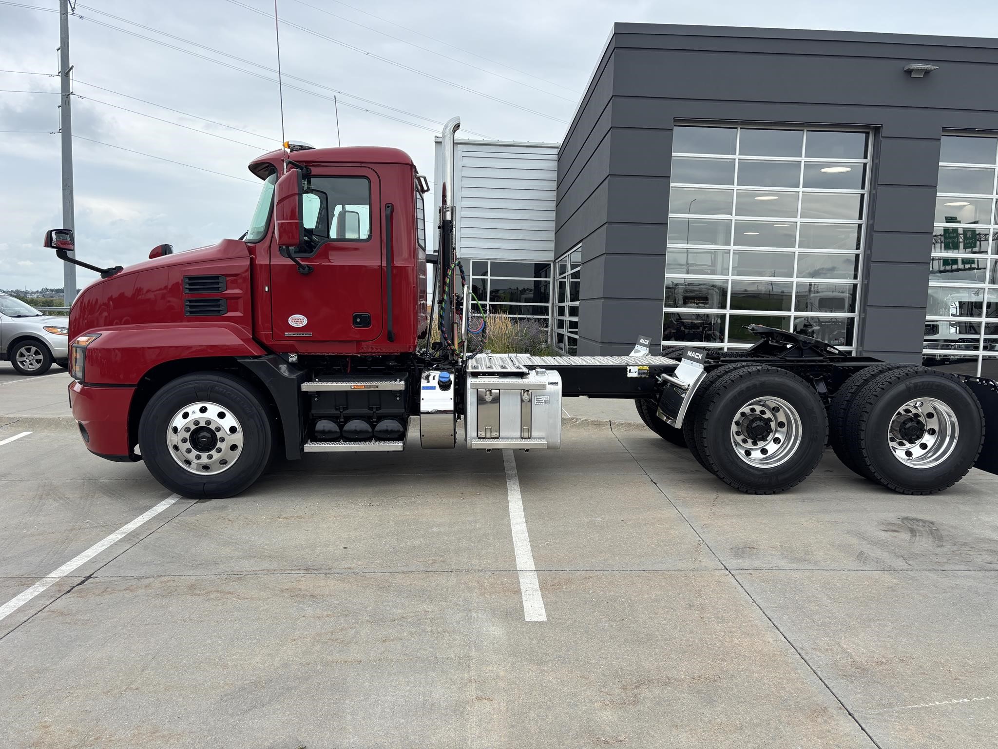 2026 MACK ANTHEM 64T - image 2 of 6