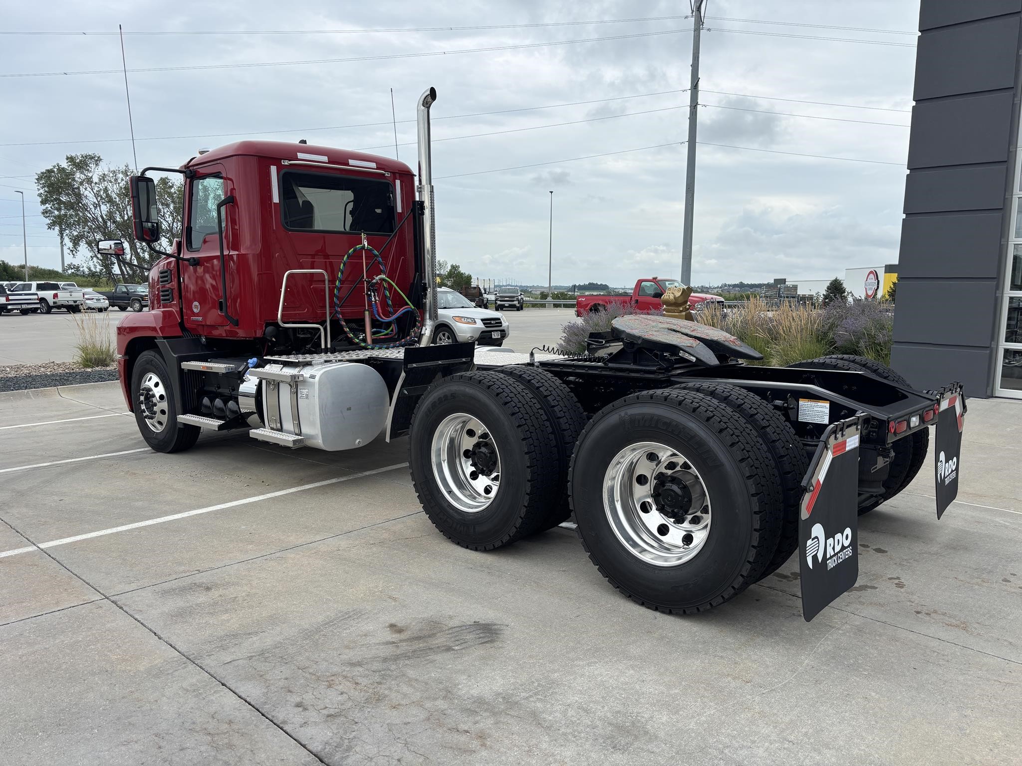 2026 MACK ANTHEM 64T - image 3 of 6