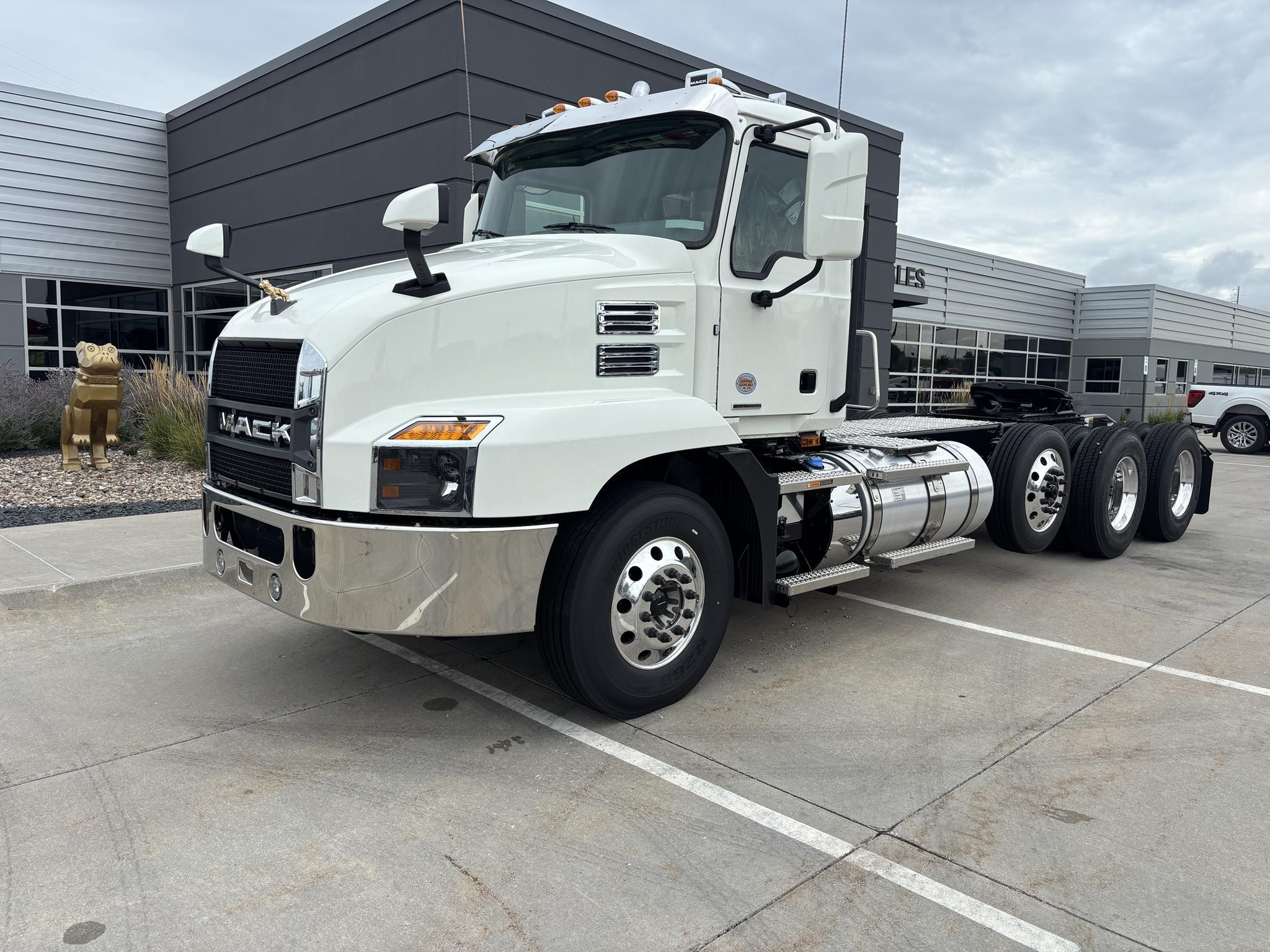 2026 MACK ANTHEM 84T - image 1 of 6
