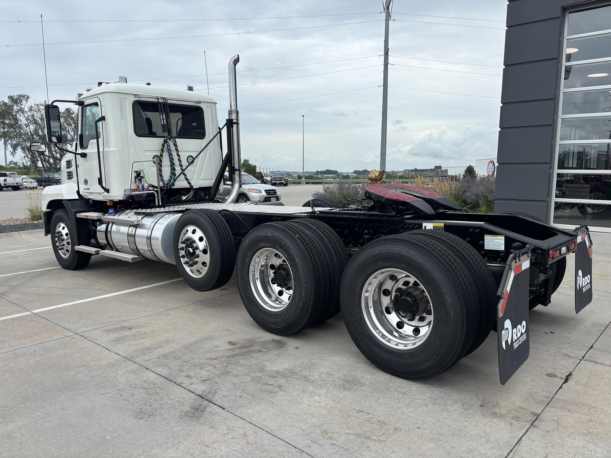 2026 MACK ANTHEM 84T - image 3 of 6