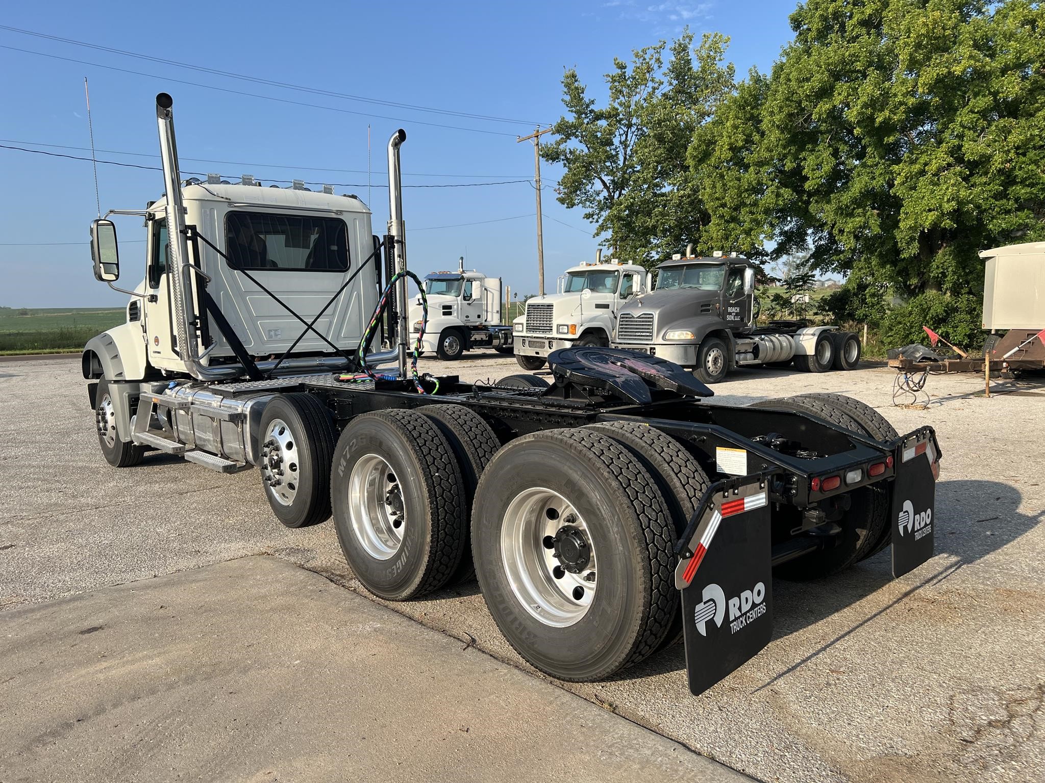 2026 MACK GRANITE 84FT - image 3 of 6