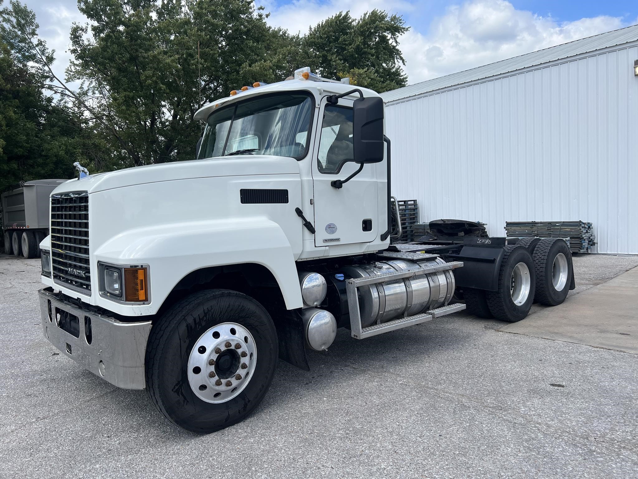 2020 MACK PINNACLE 64T - image 1 of 6