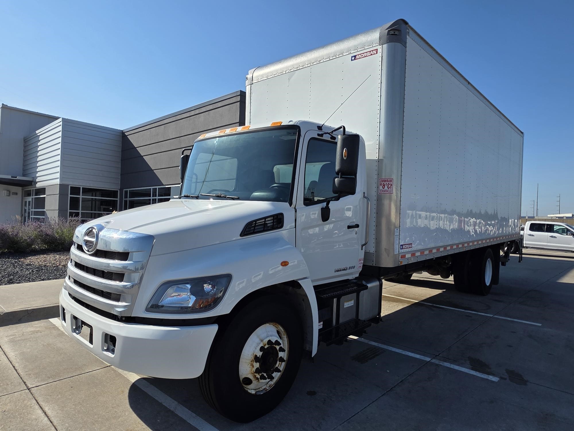 2020 HINO 268A - image 1 of 6