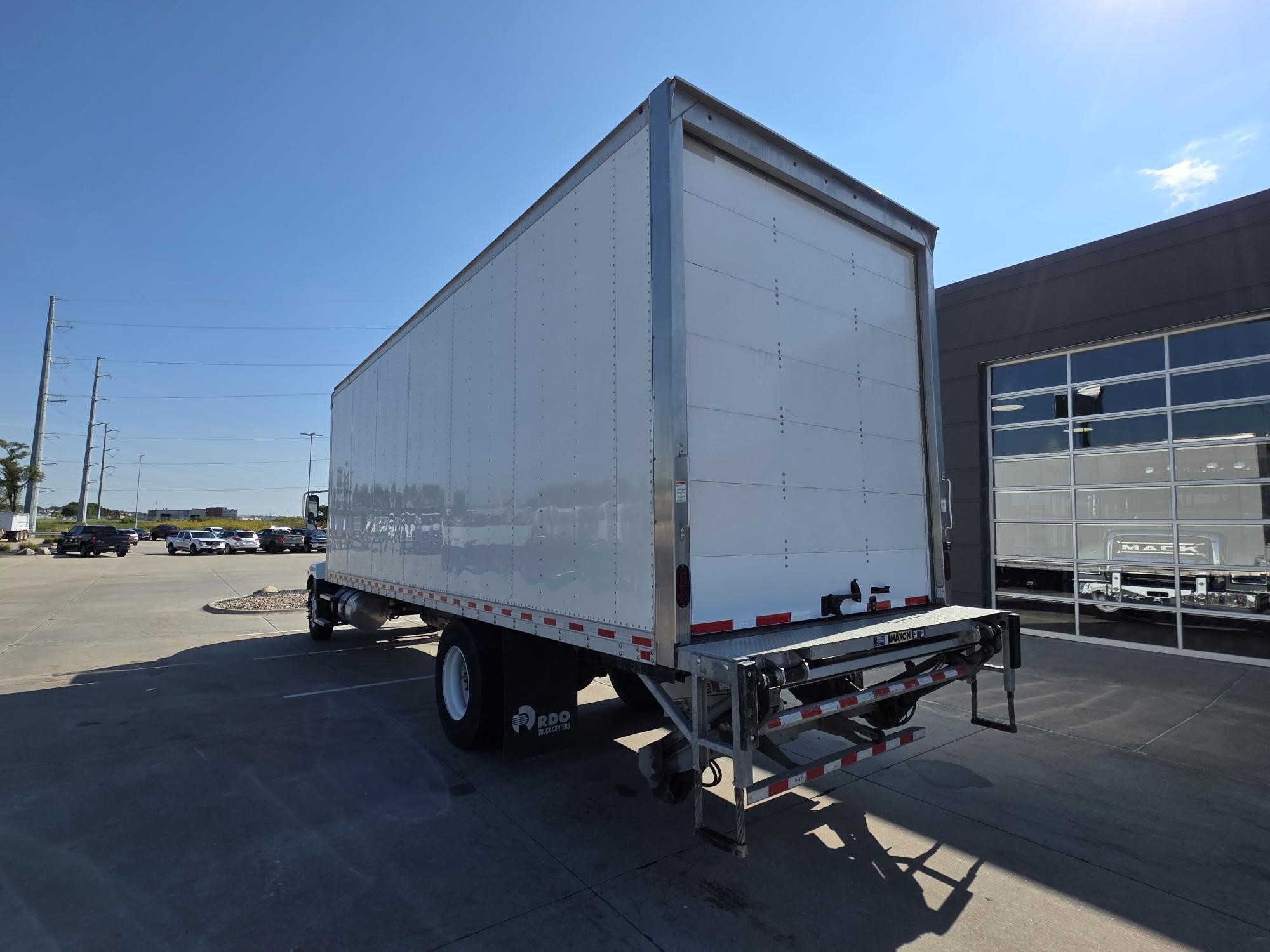 2022 MACK MD6 - image 3 of 6