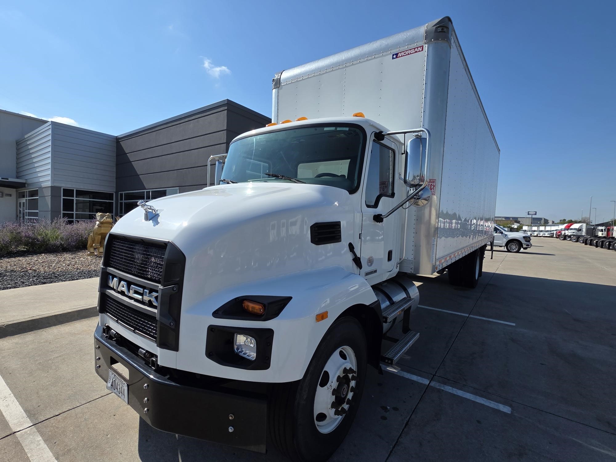 2022 MACK MD6 - image 1 of 6