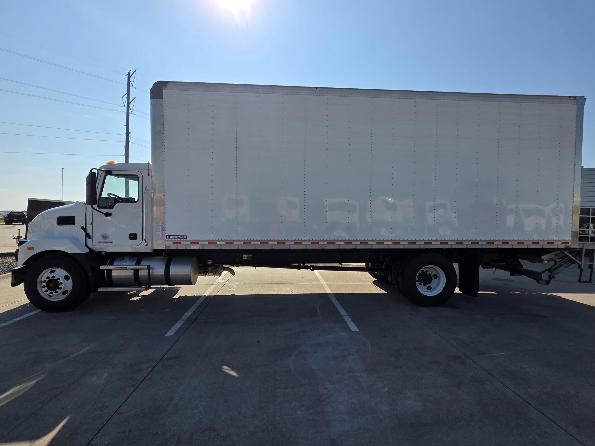 2022 MACK MD6 - image 2 of 6