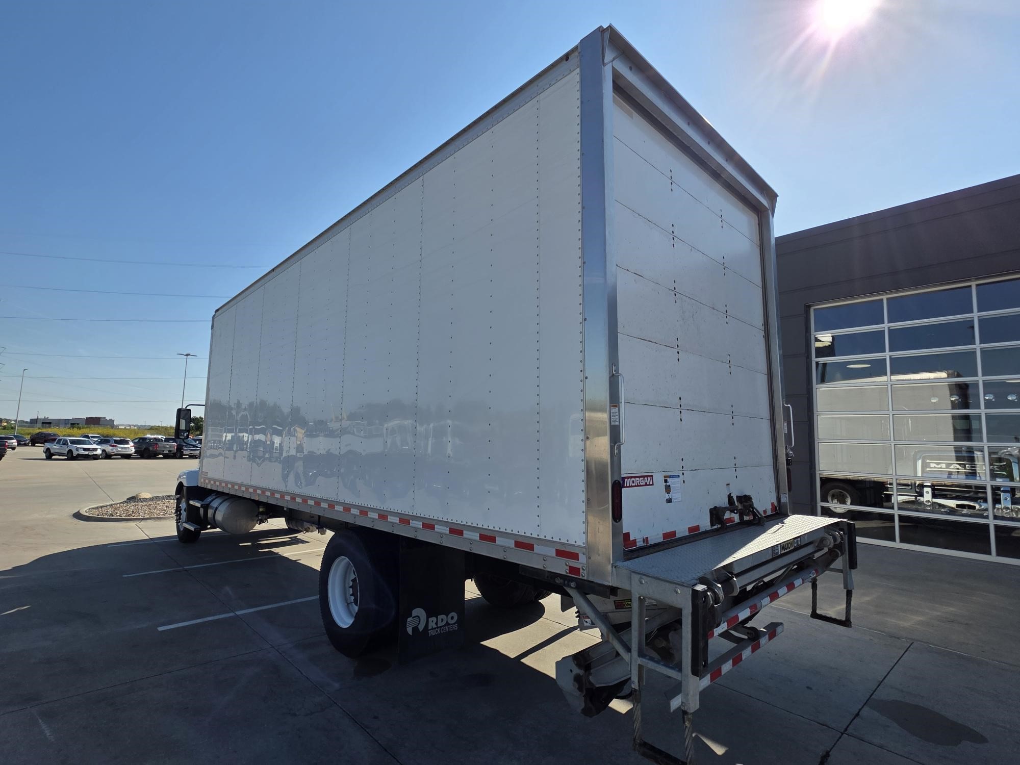 2022 MACK MD6 - image 3 of 6